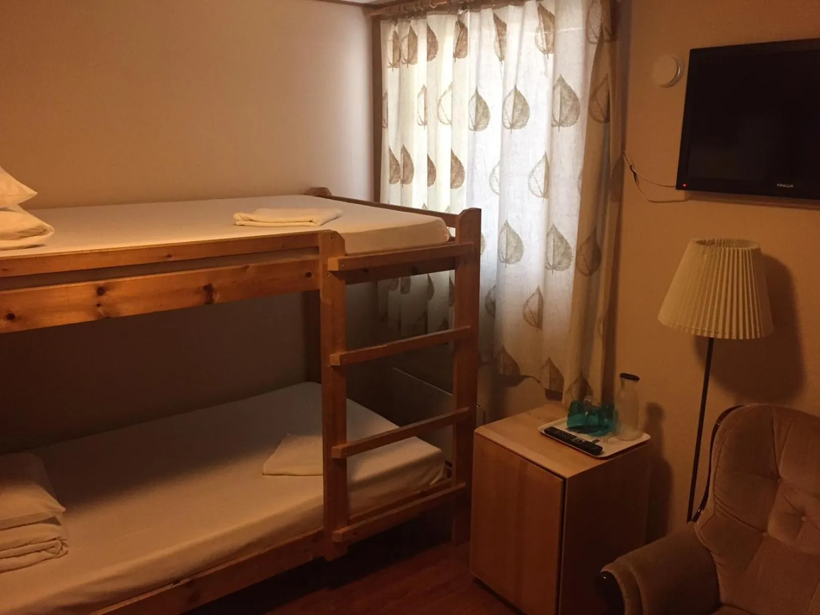 bunk bed, Bed in Viking Motel
