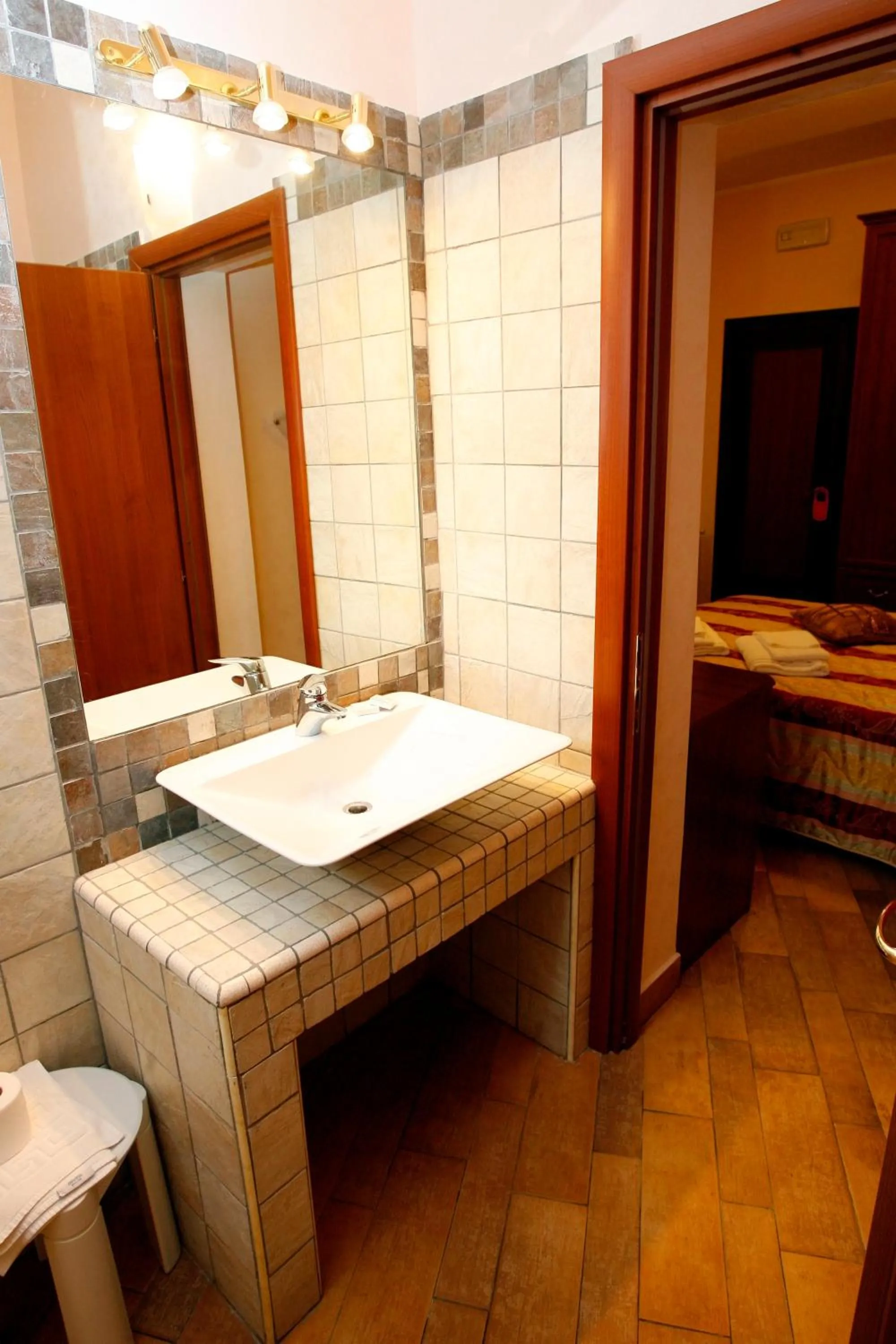 Decorative detail in Luana Inn Holiday