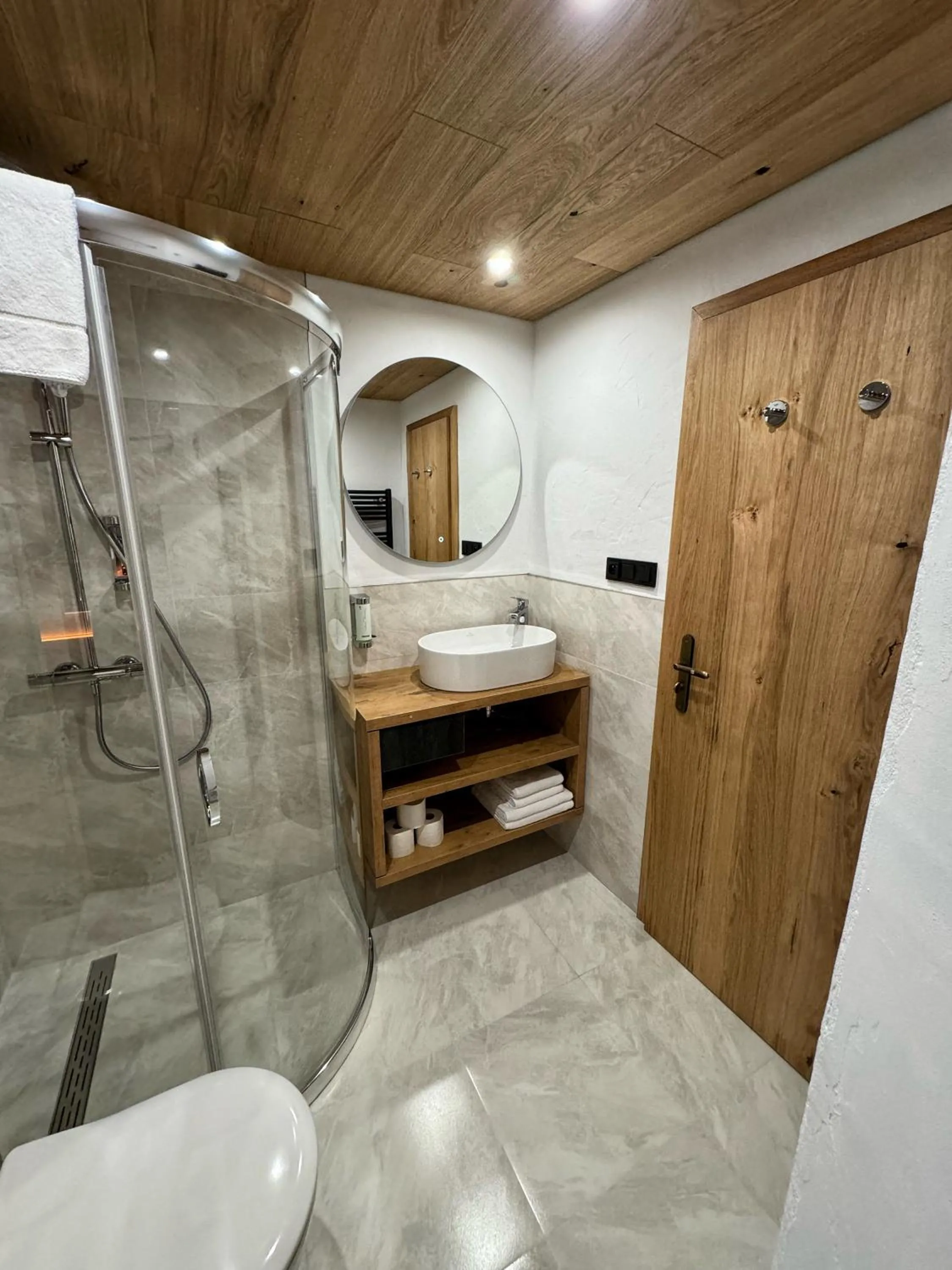 Shower in David Wellness Hotel