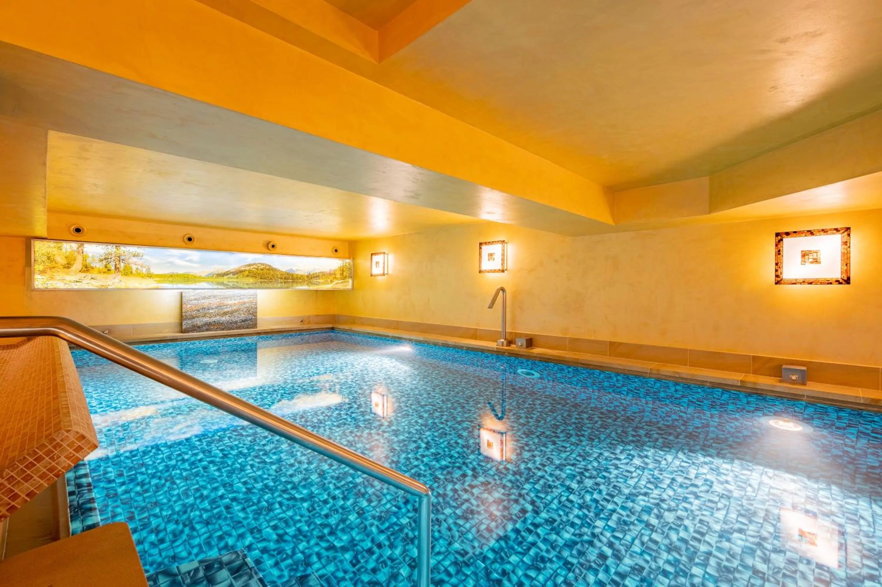 Swimming pool in David Wellness Hotel