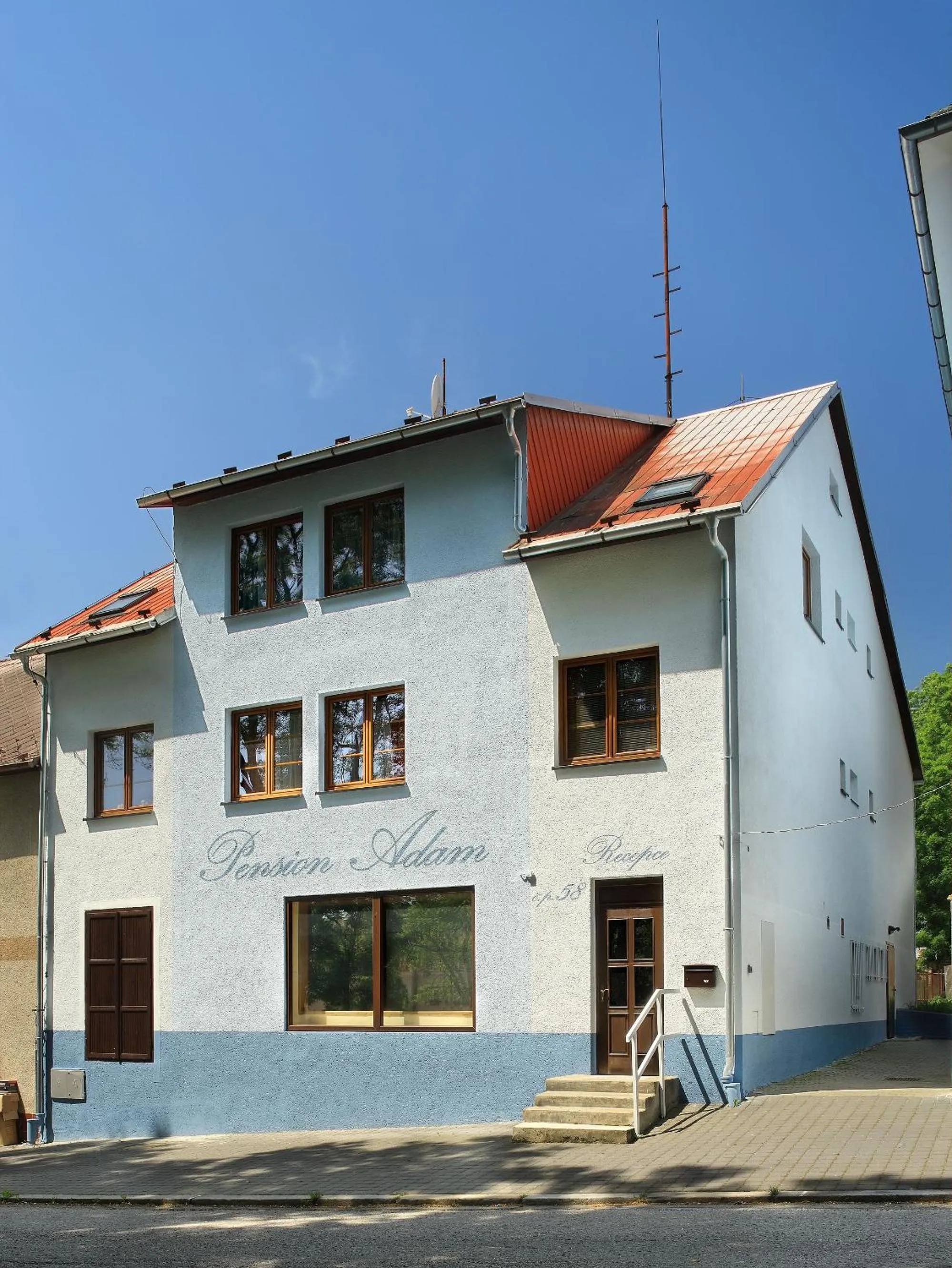 Facade/entrance in Pension Adam