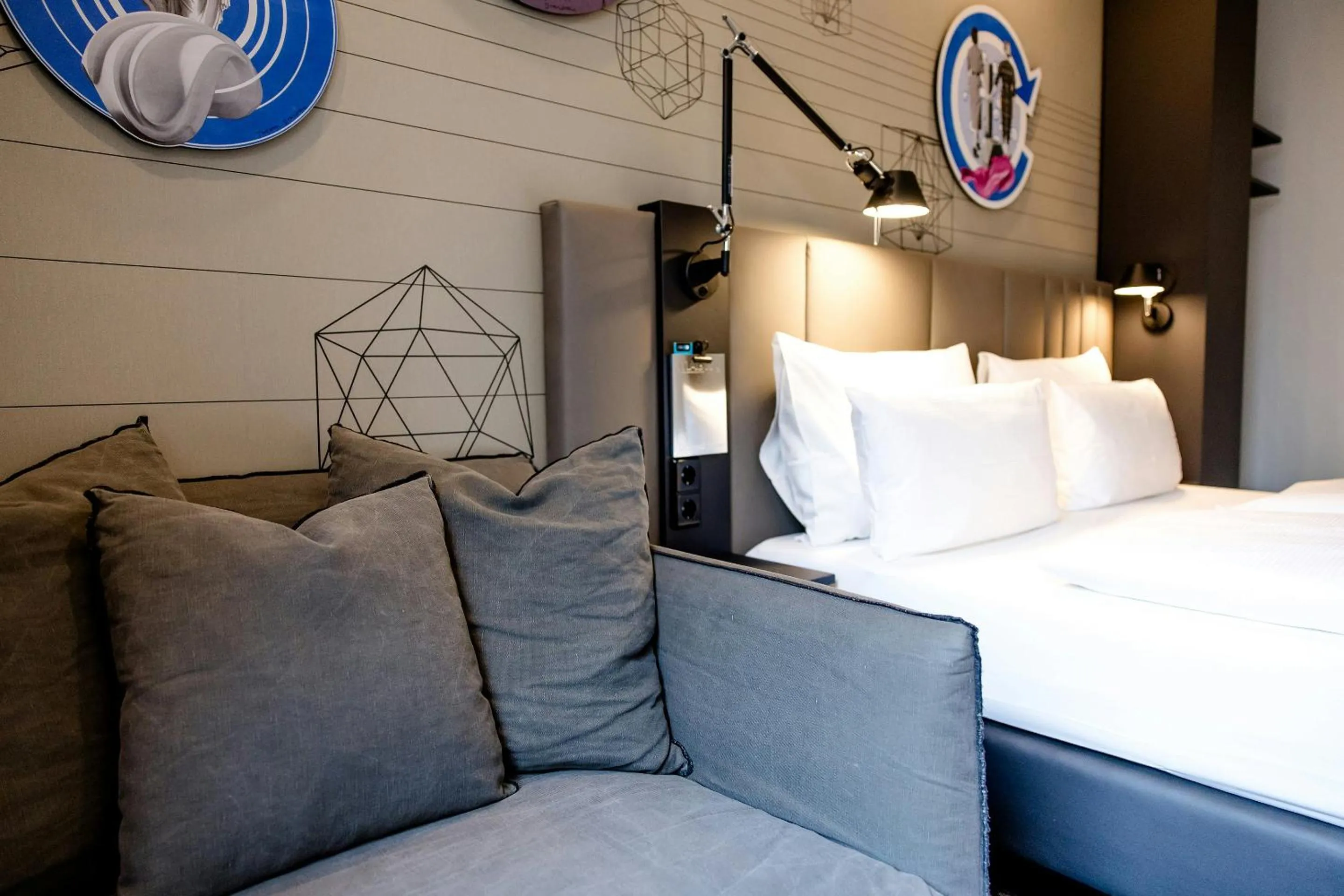 Photo of the whole room, Bed in Motel One Wien Westbahnhof