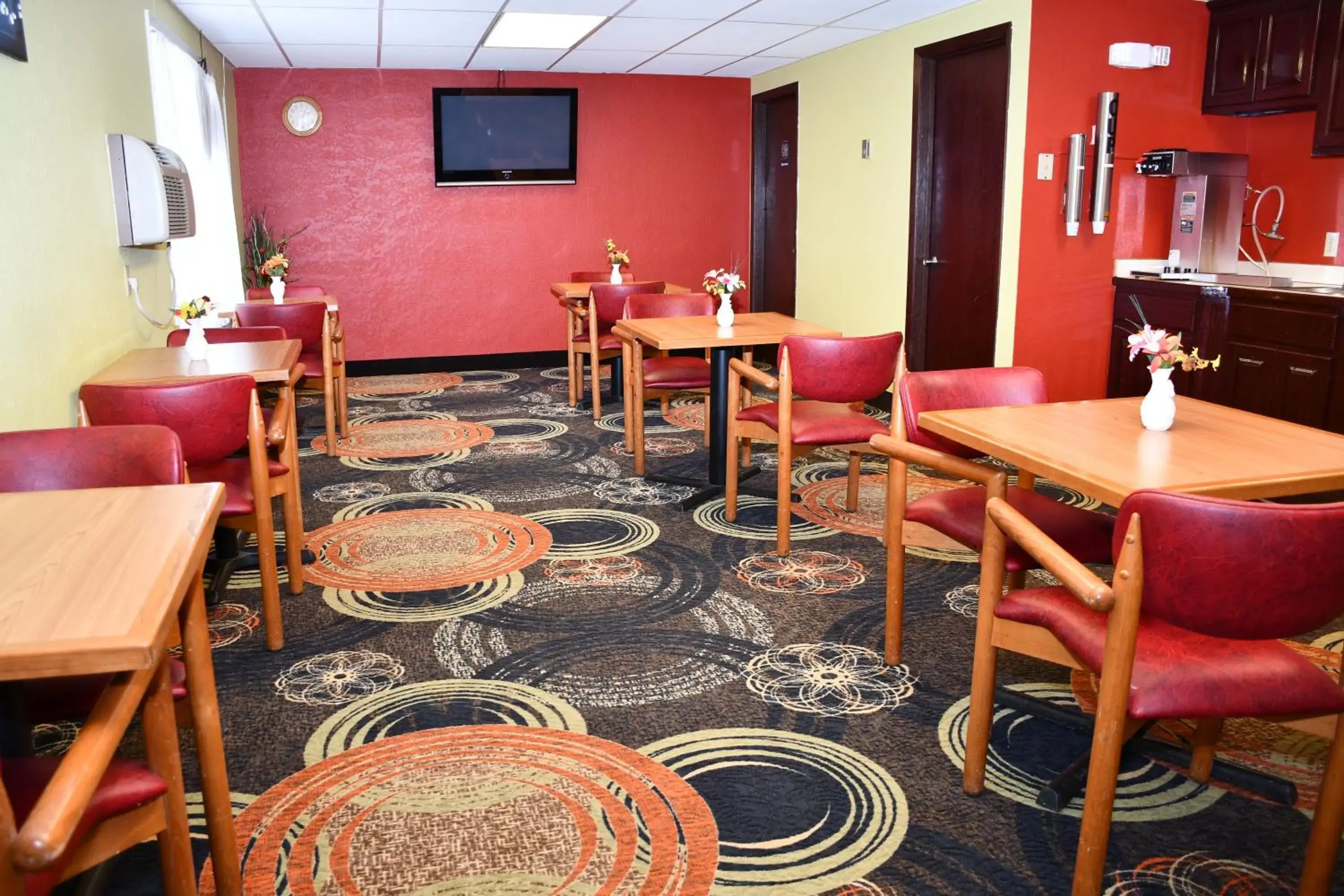 Continental breakfast in Regency Inn & Suites Faribault Continental breakfast in Regency Inn & Suites Faribault