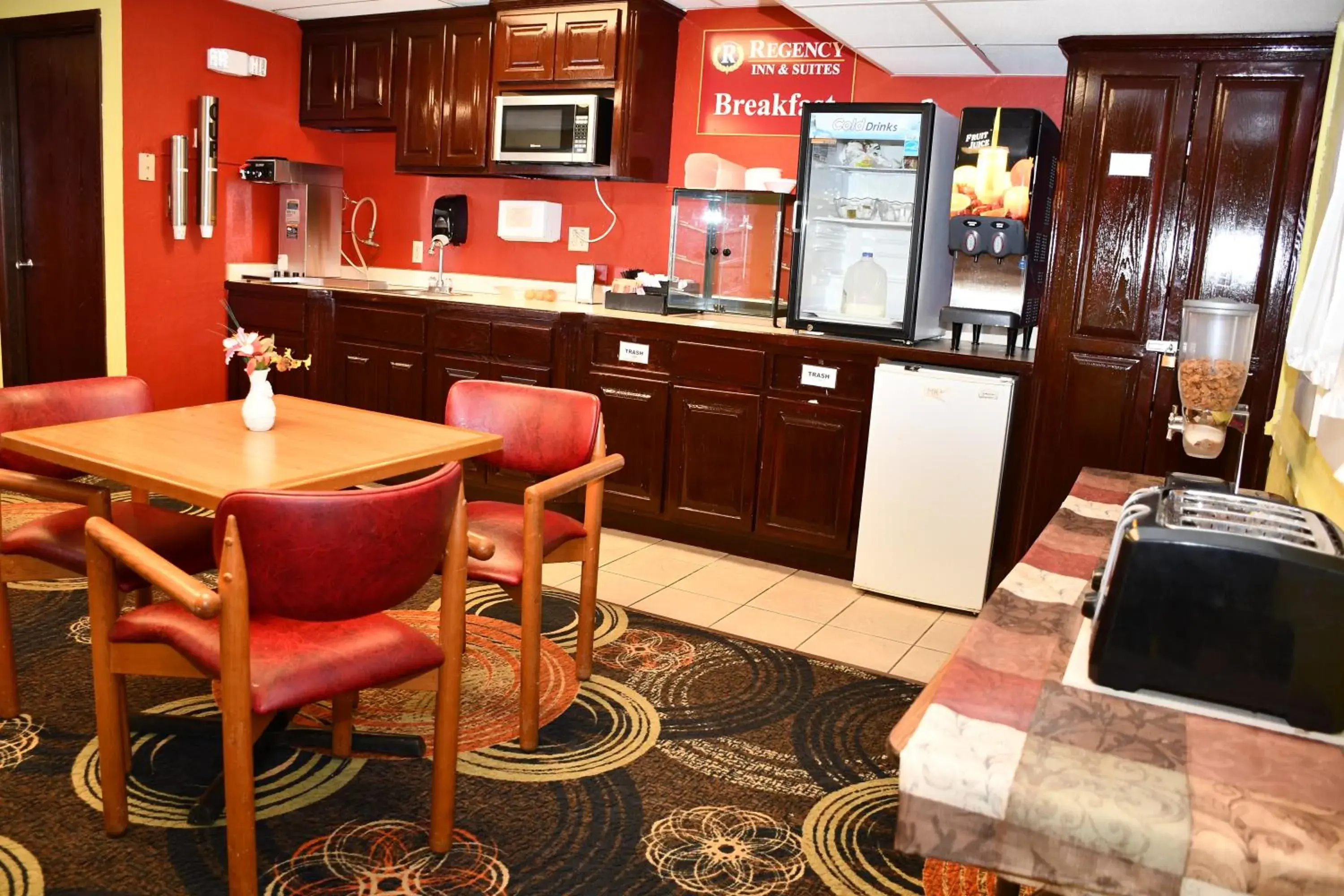 Continental breakfast in Regency Inn & Suites Faribault Continental breakfast in Regency Inn & Suites Faribault