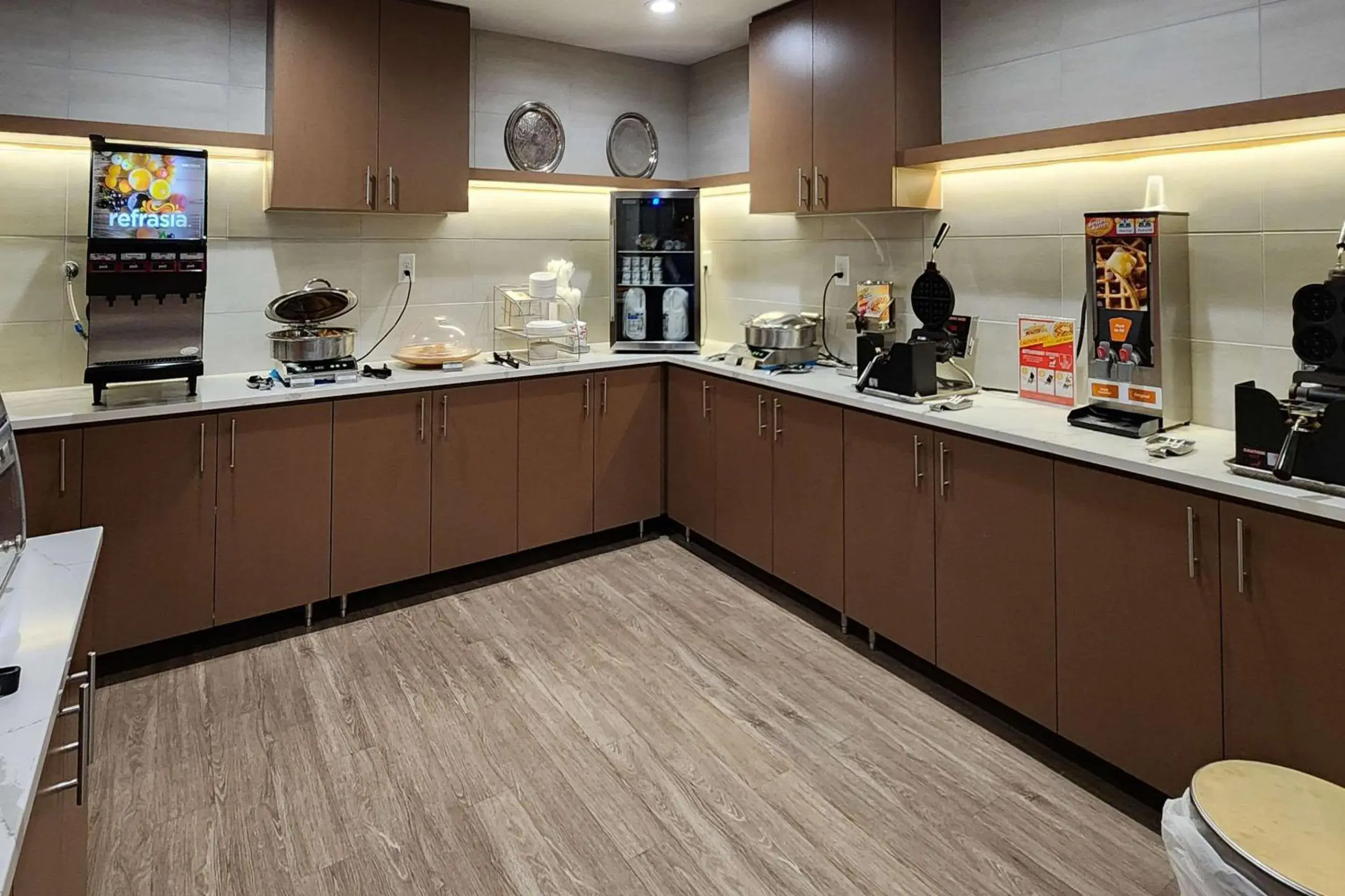 Breakfast in Comfort Inn & Suites Shakopee Downtown Area Breakfast in Comfort Inn & Suites Shakopee Downtown Area