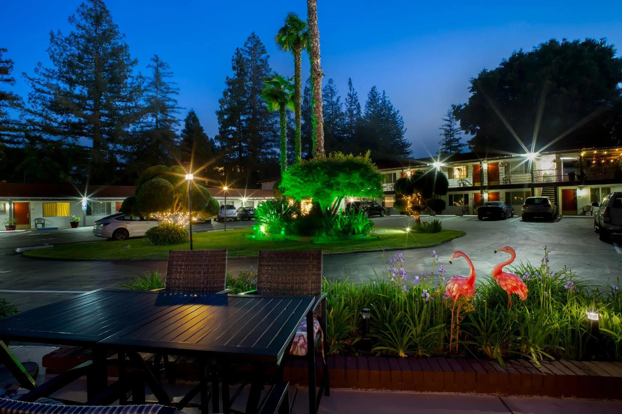 Property building in The Palo Alto Inn