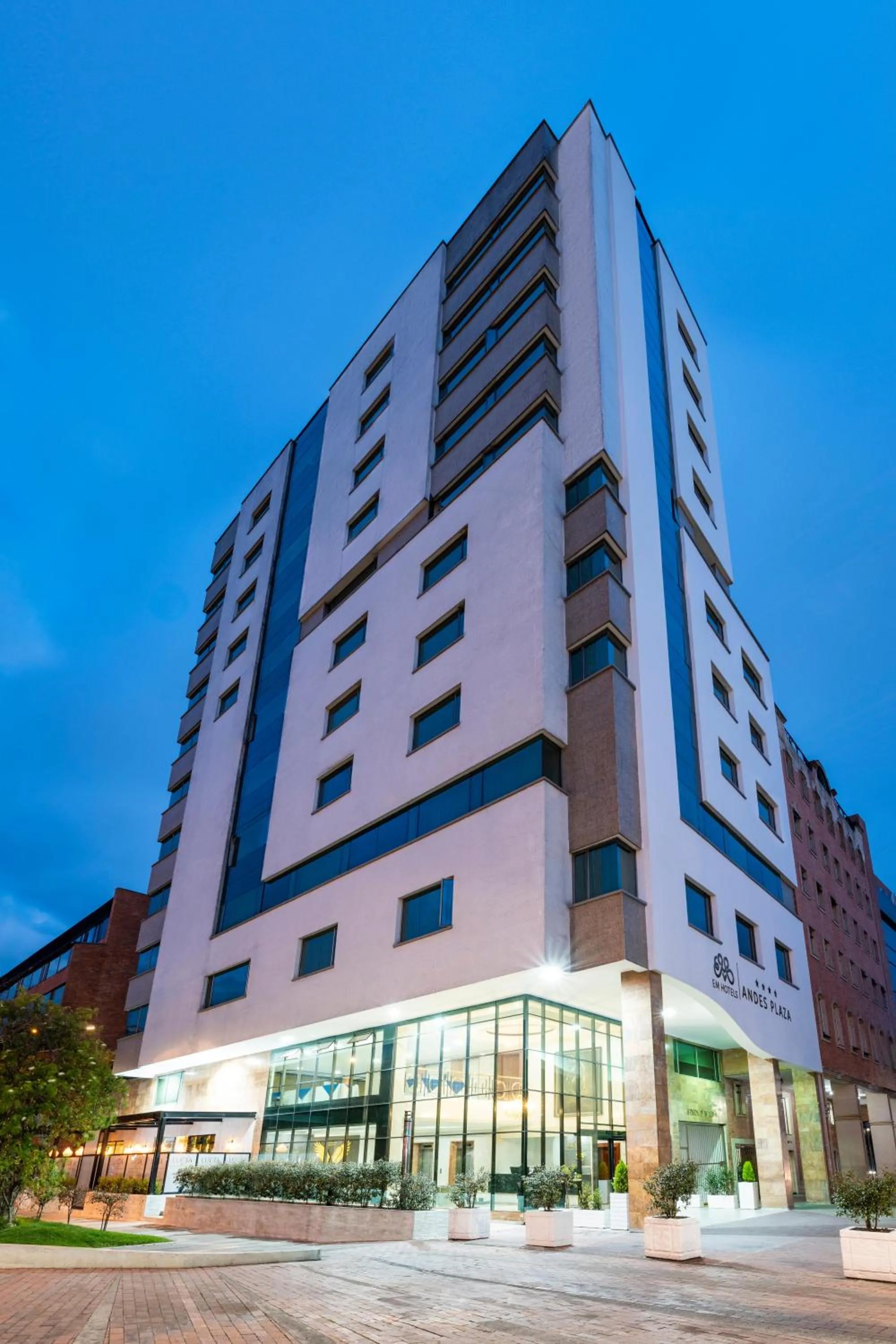 Property building in Hotel Andes Plaza