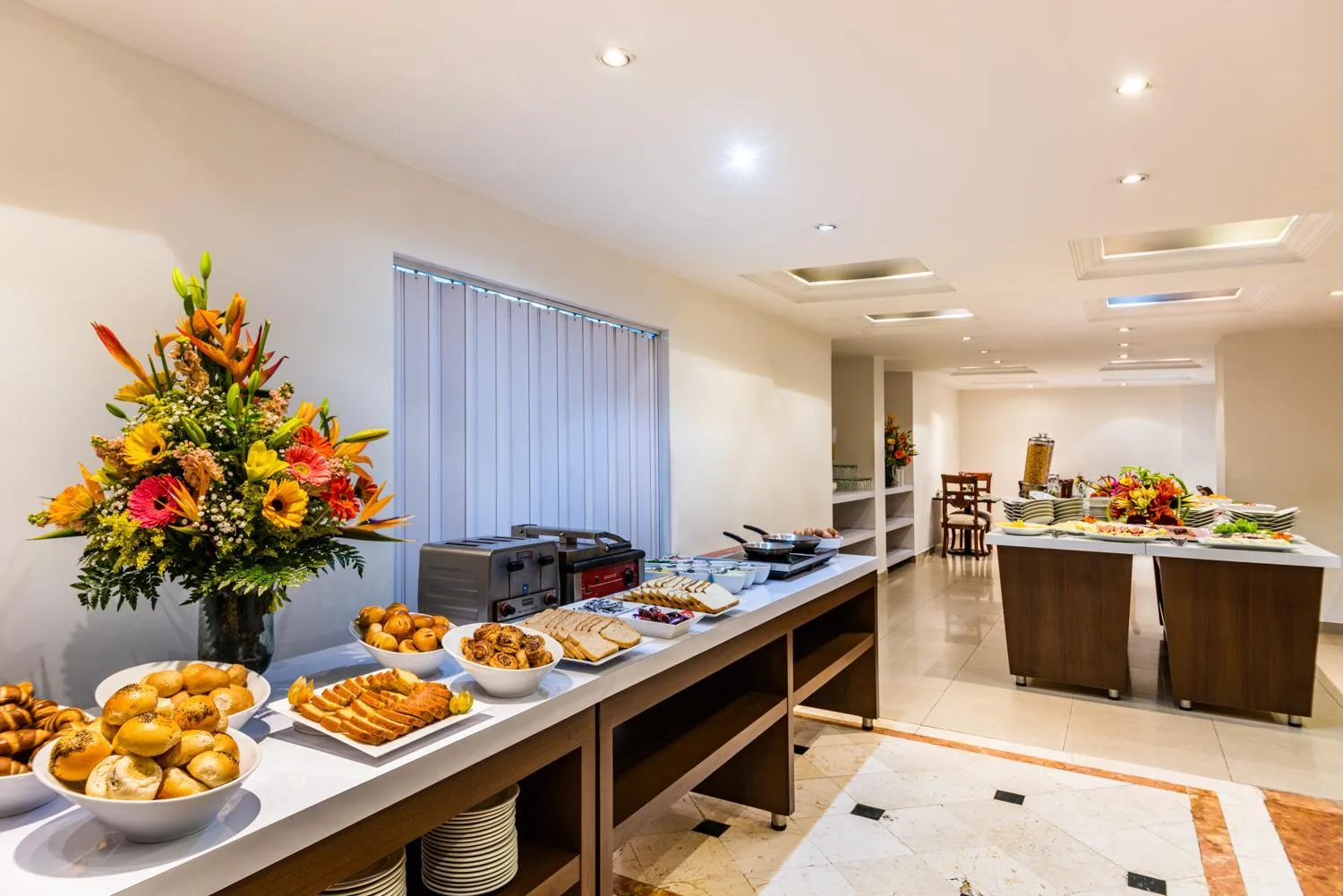 Restaurant/places to eat in Hotel Andes Plaza