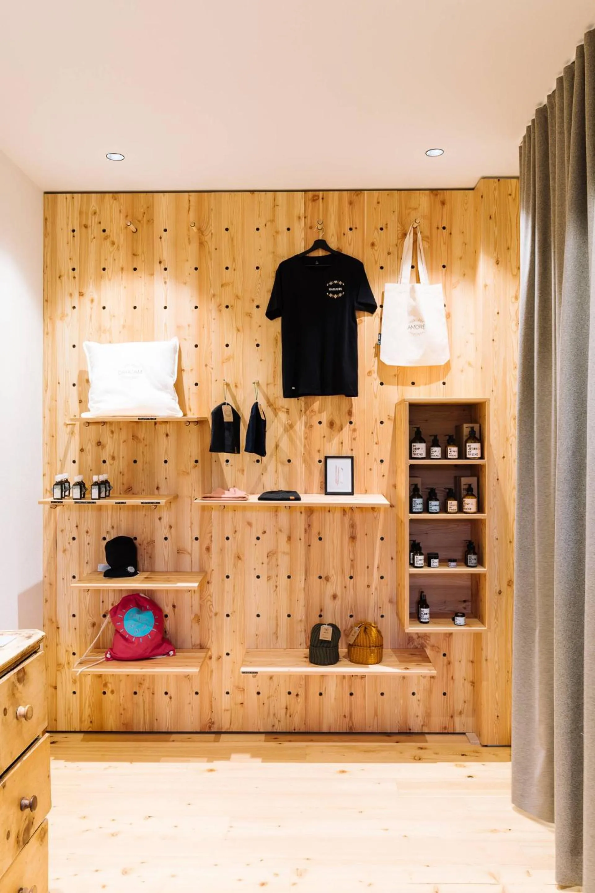 Communal lounge/ TV room in Thalers Mariandl