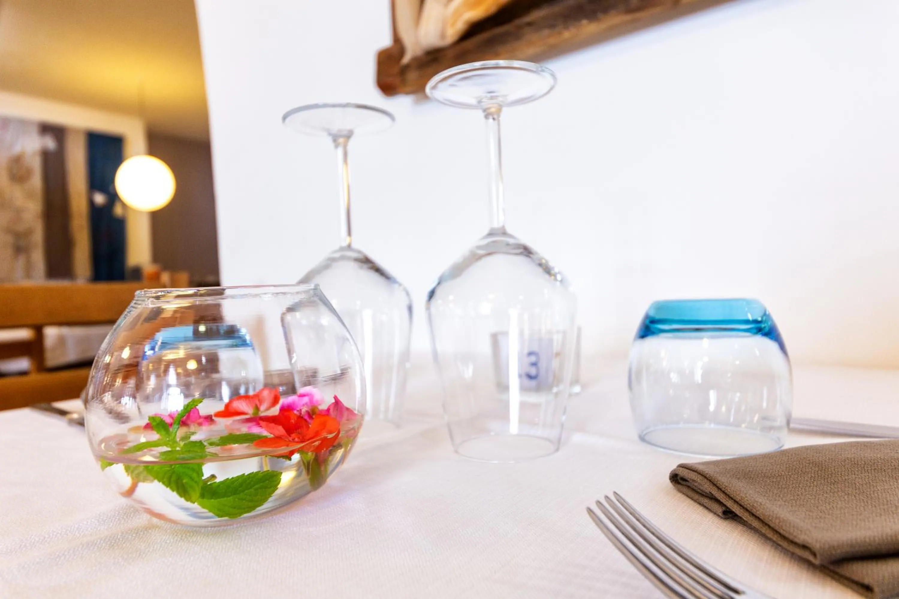 Restaurant/places to eat in Hotel Meli