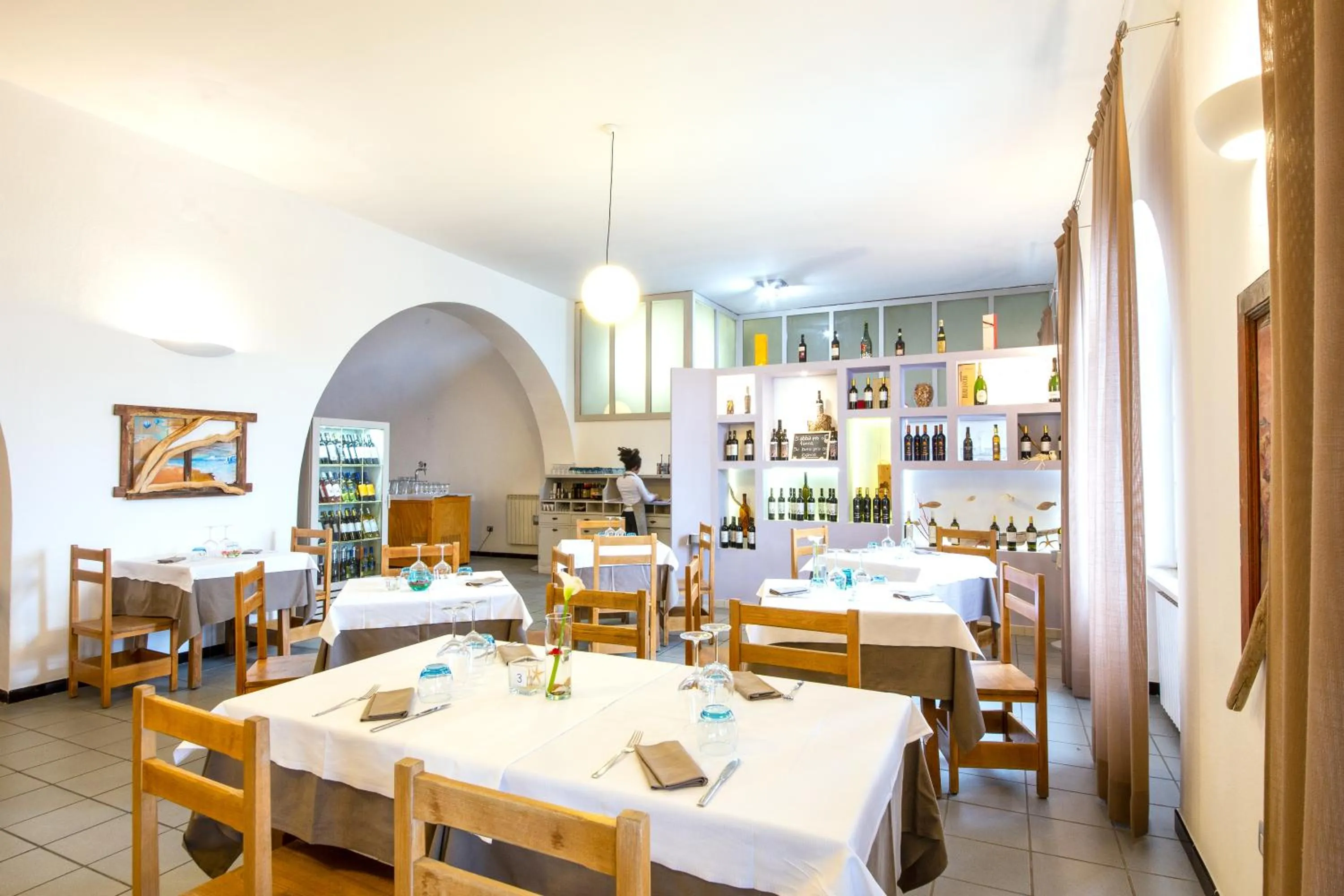 Restaurant/places to eat in Hotel Meli
