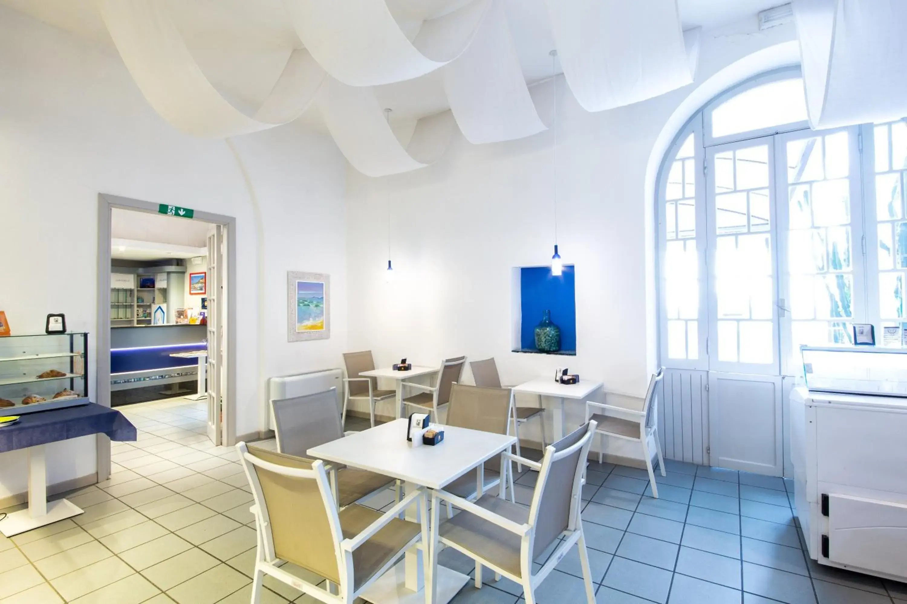 Lounge or bar in Hotel Meli Lounge or bar in Hotel Meli