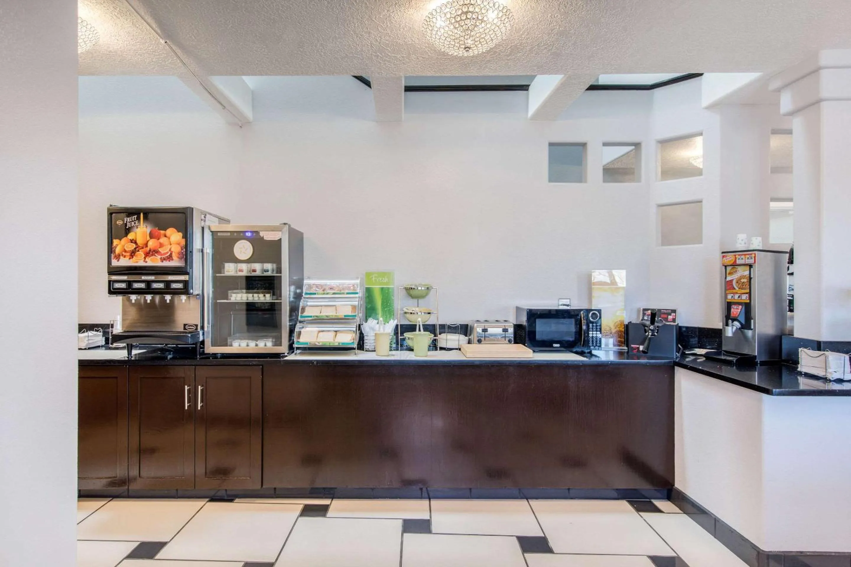 Restaurant/places to eat in Quality Inn & Suites Albuquerque North near Balloon Fiesta Park