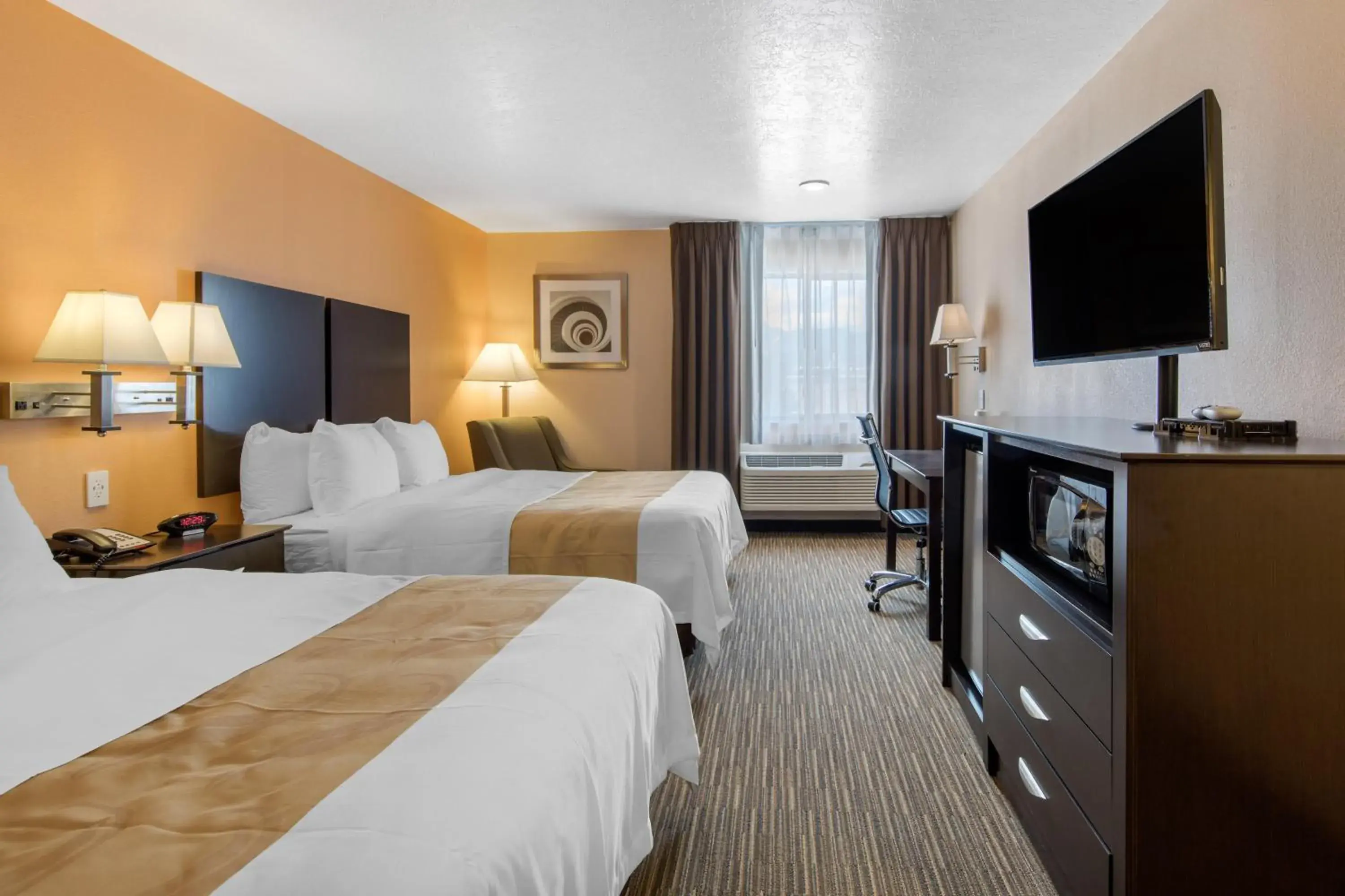 Photo of the whole room, Bed in Quality Inn & Suites Albuquerque North near Balloon Fiesta Park Photo of the whole room, Bed in Quality Inn & Suites Albuquerque North near Balloon Fiesta Park