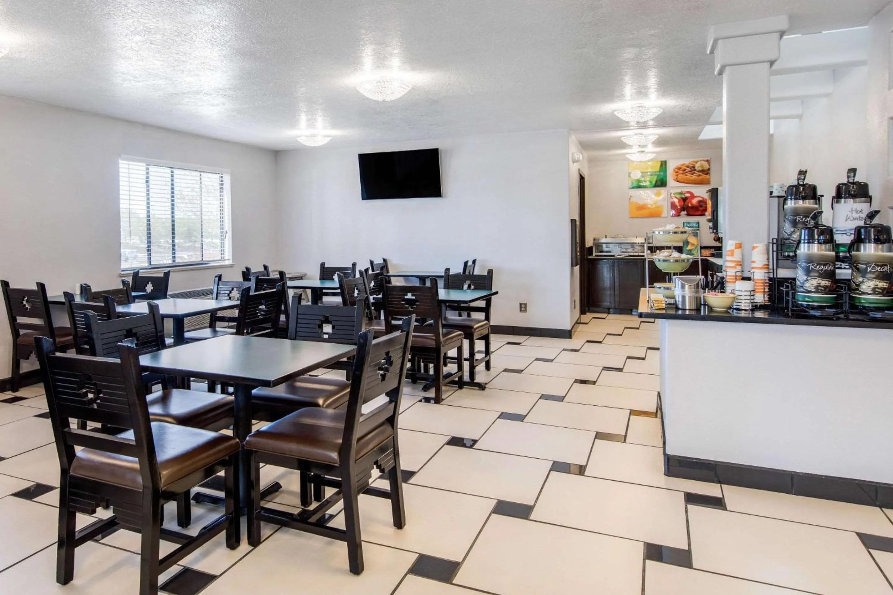 Restaurant/places to eat in Quality Inn & Suites Albuquerque North near Balloon Fiesta Park