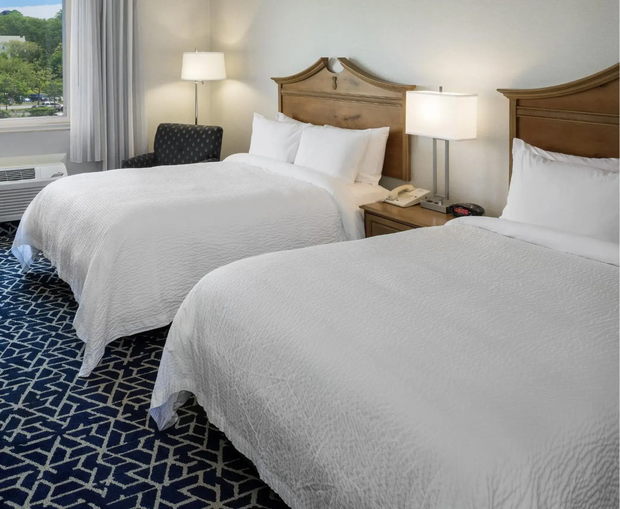 Bed in The Newport Harbor Hotel & Marina Bed in The Newport Harbor Hotel & Marina