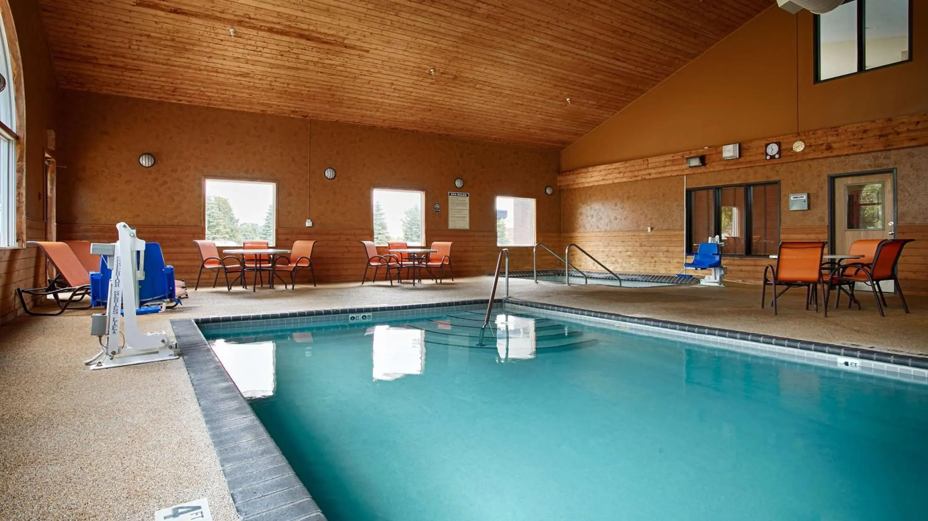 Pool view in Best Western Alexandria Inn Pool view in Best Western Alexandria Inn