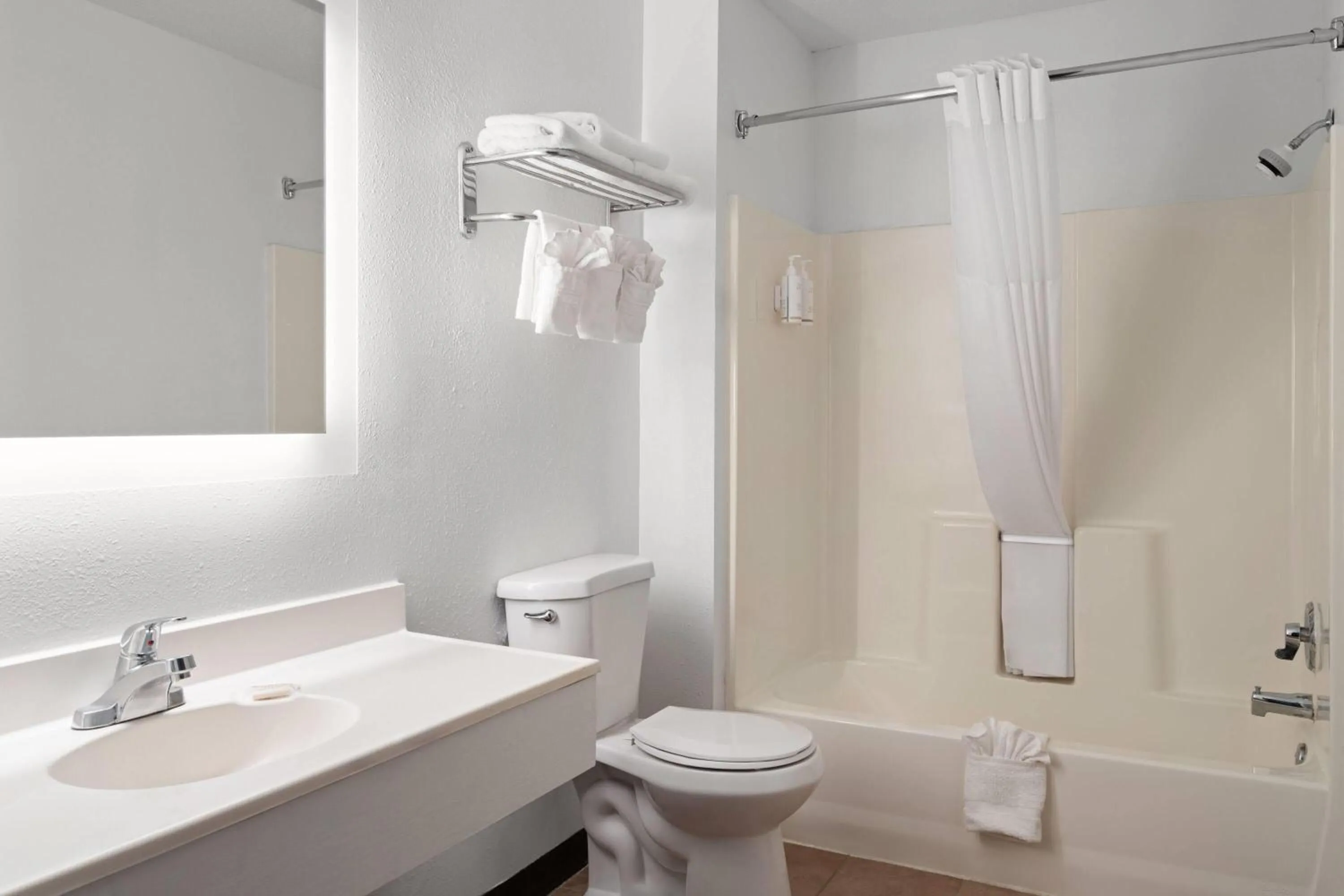 Bathroom in Days Inn by Wyndham Jamestown