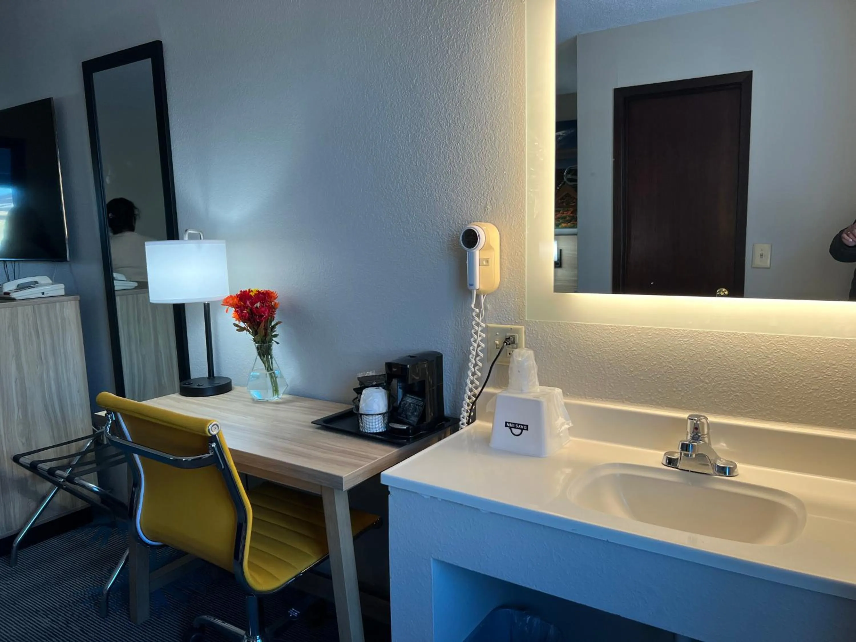 Open Air Bath in Days Inn by Wyndham Jamestown