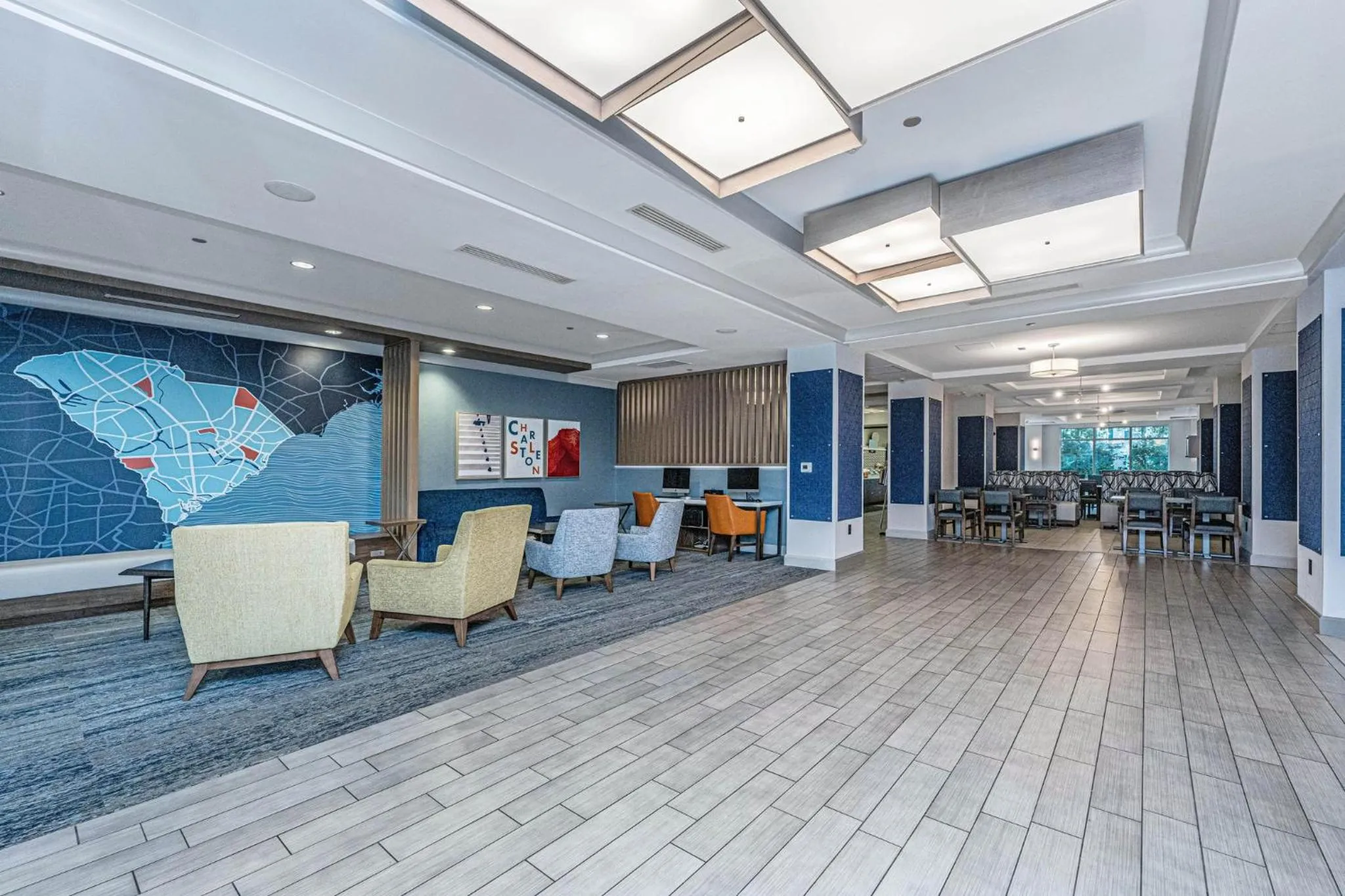 Property building in Holiday Inn Express & Suites Charleston Arpt-Conv Ctr Area by IHG