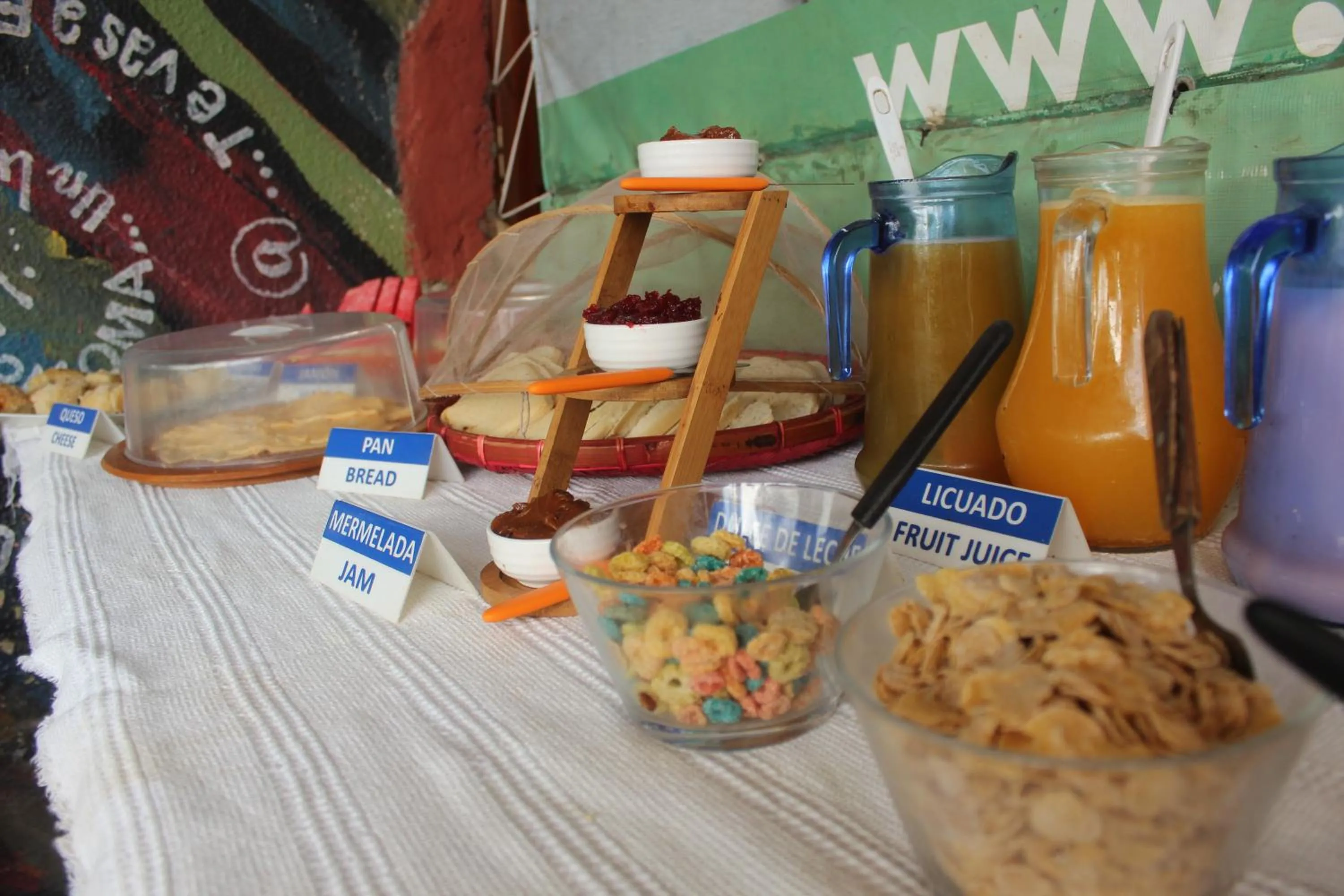 Buffet breakfast in Hostel Ibirapita