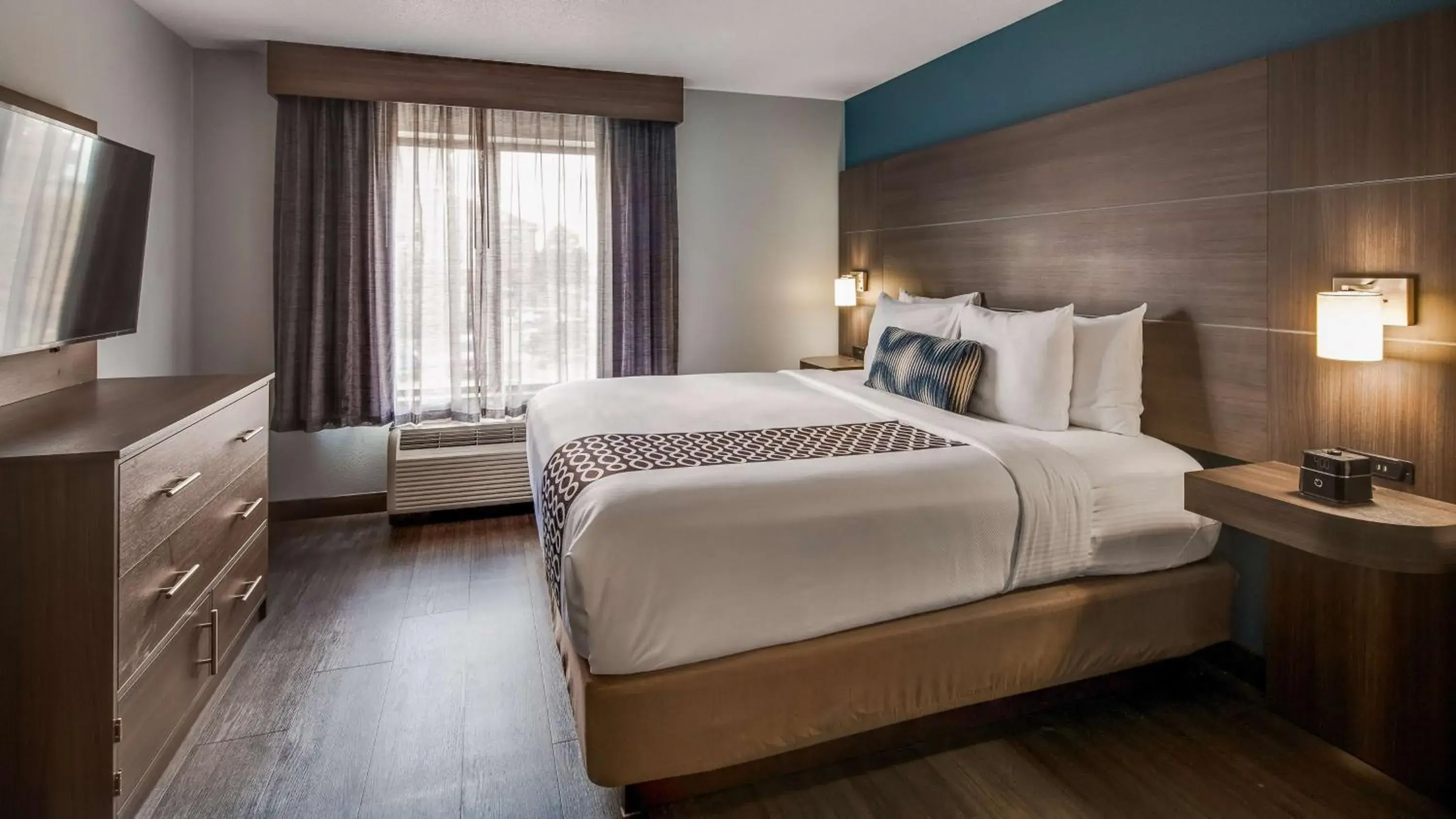 Bedroom, Bed in Best Western Plus Champaign/Urbana Inn Bedroom, Bed in Best Western Plus Champaign/Urbana Inn