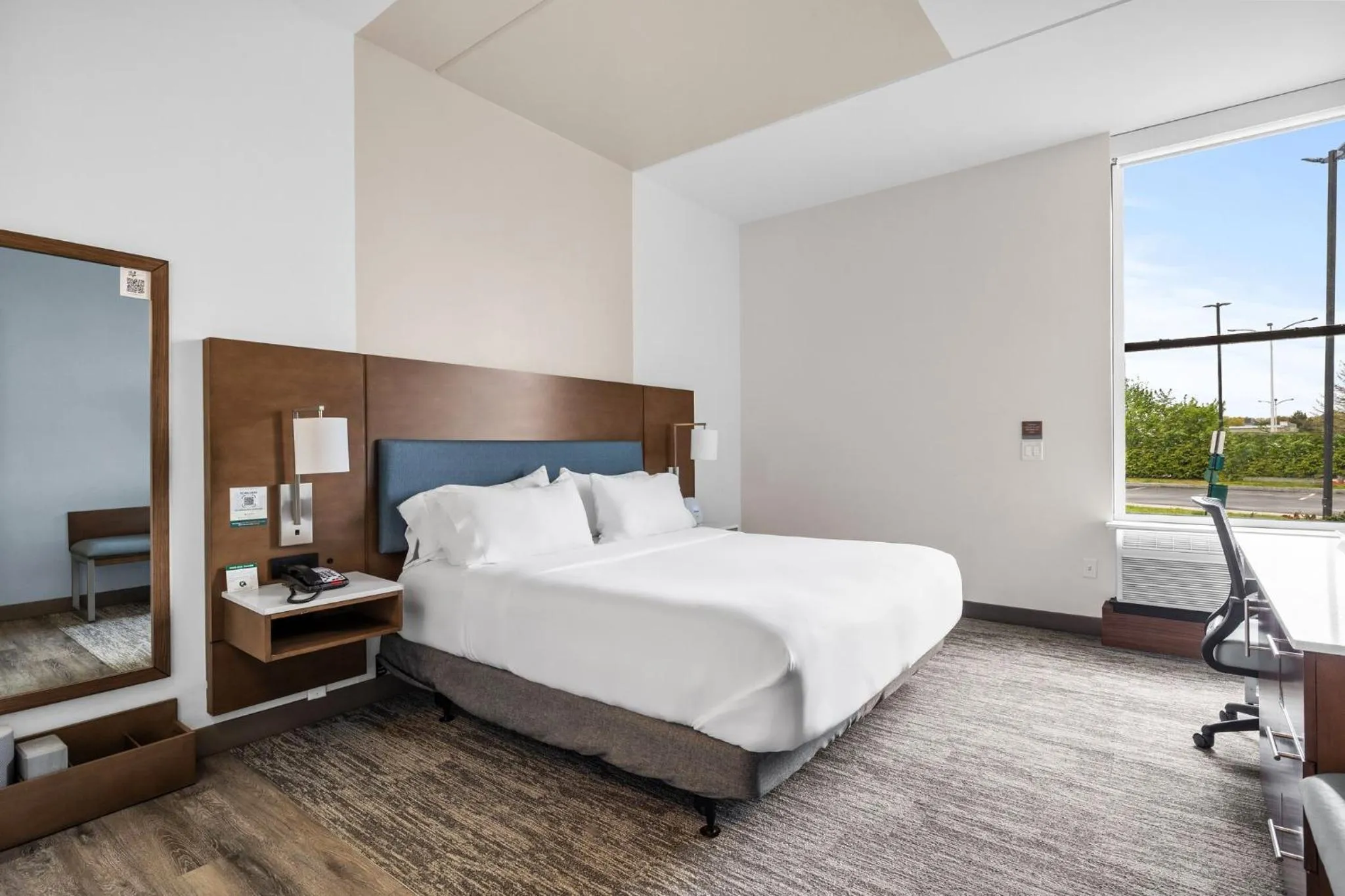 Photo of the whole room in EVEN Hotel Manchester Airport by IHG