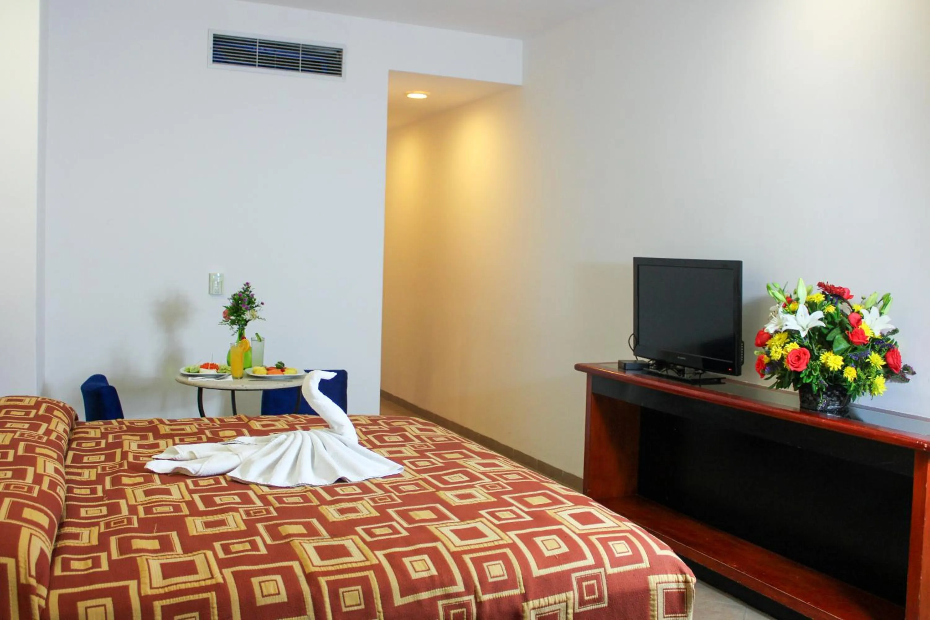 Photo of the whole room, Bed in GS Cuernavaca