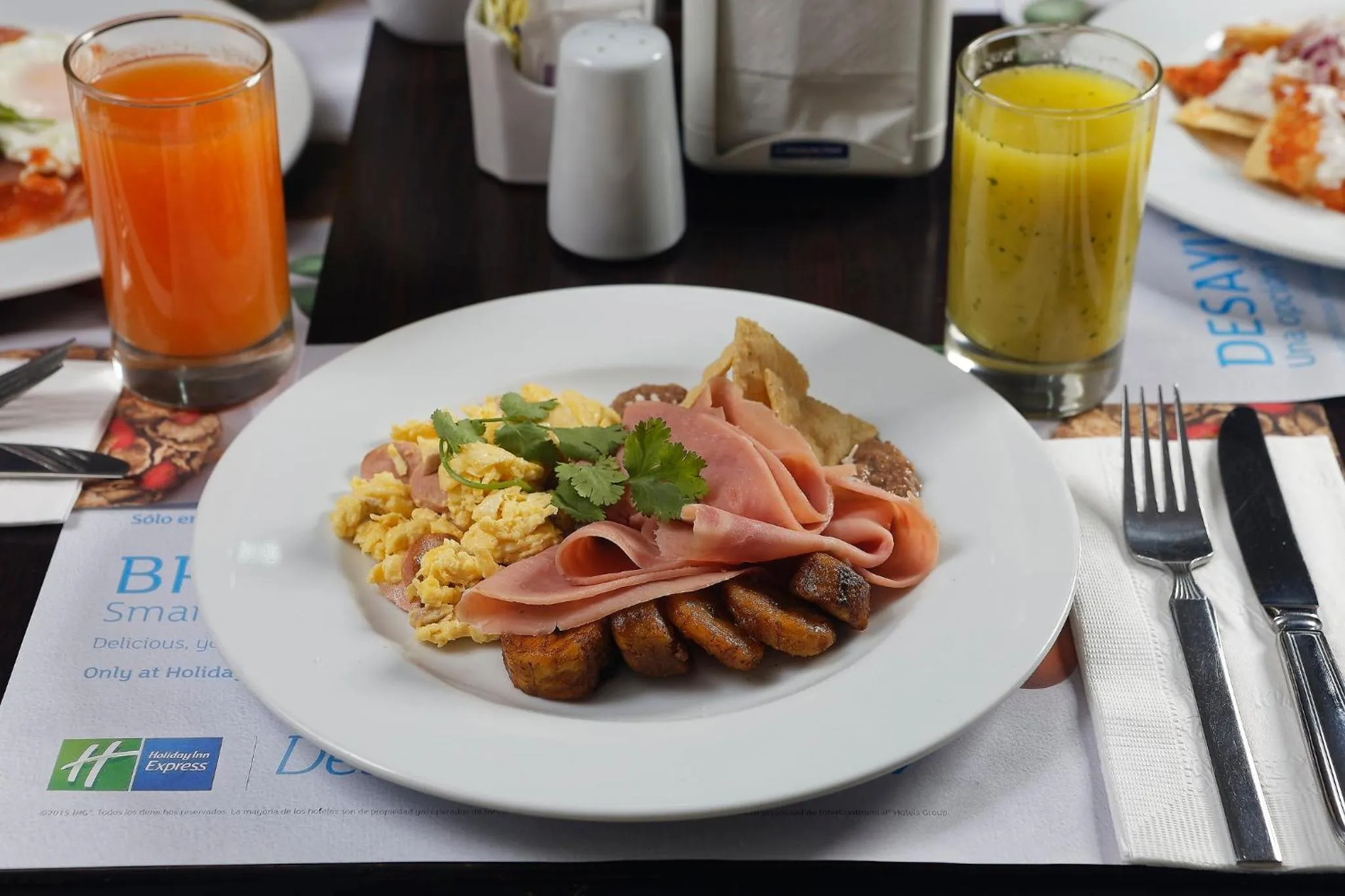 Restaurant/places to eat in Holiday Inn Express Villahermosa by IHG