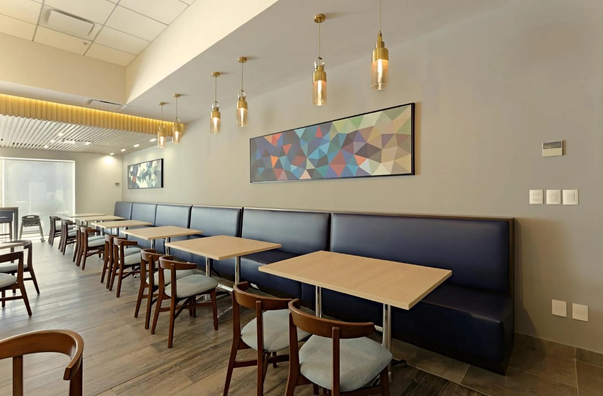 Restaurant/places to eat in Holiday Inn Express Villahermosa by IHG