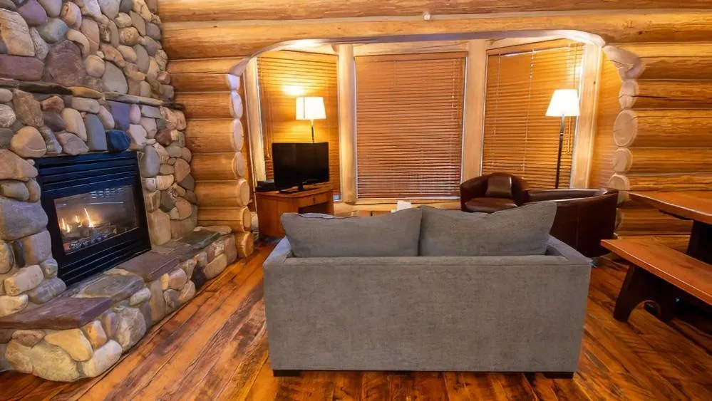 Snow Creek Cabins by Fernie Lodging Co