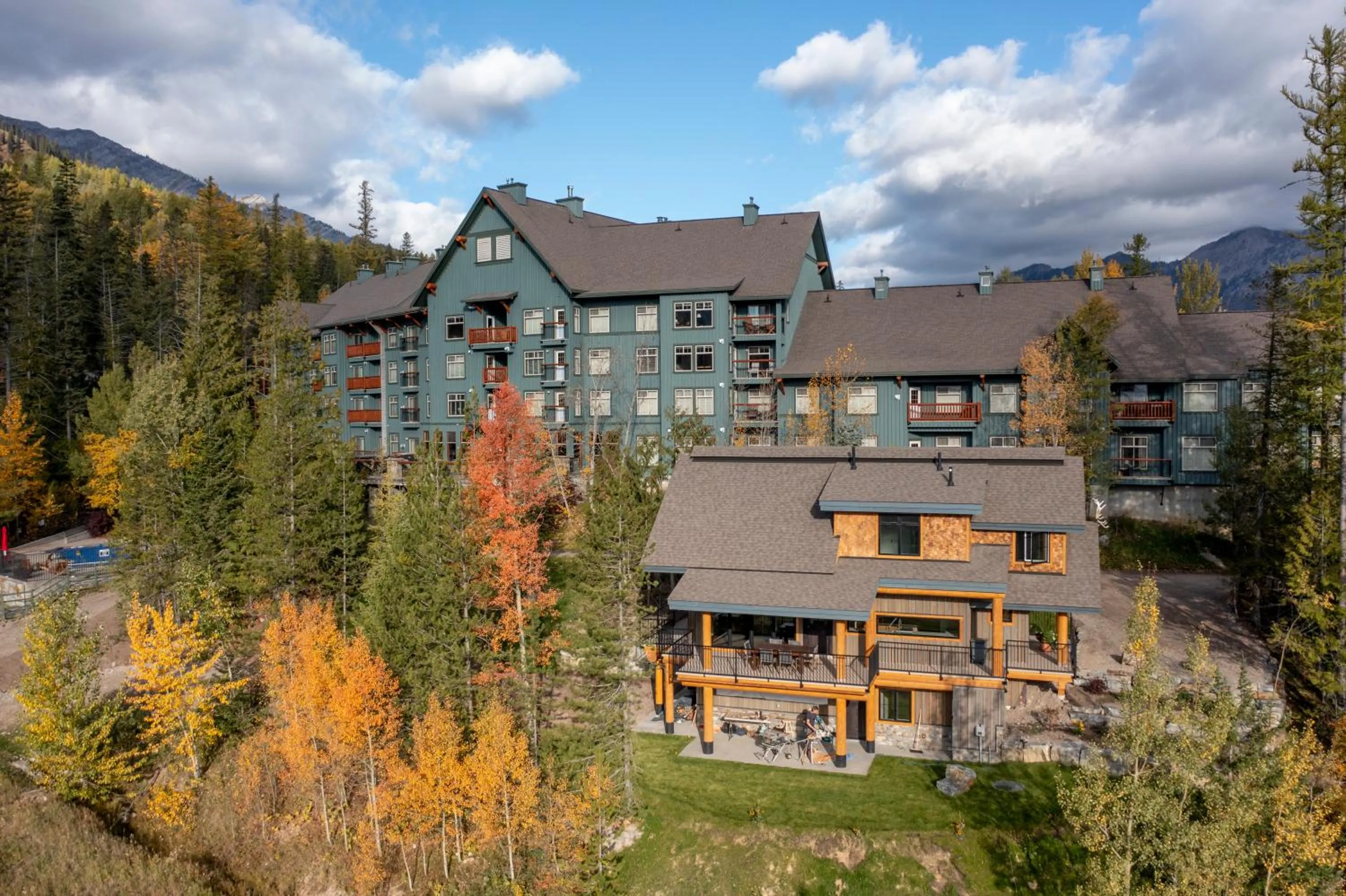 Snow Creek Cabins by Fernie Lodging Co