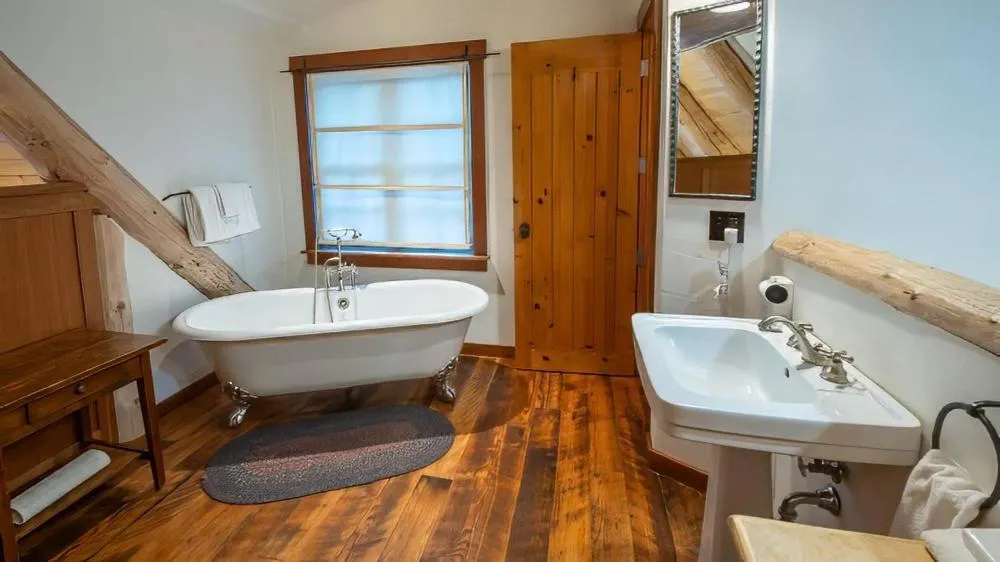 Snow Creek Cabins by Fernie Lodging Co