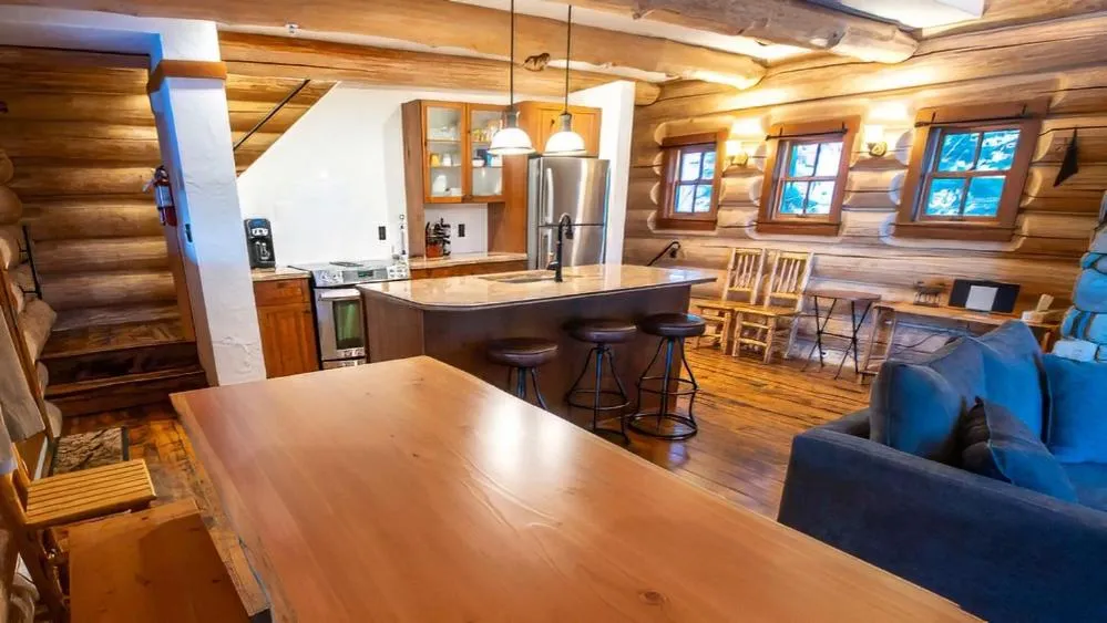 Snow Creek Cabins by Fernie Lodging Co