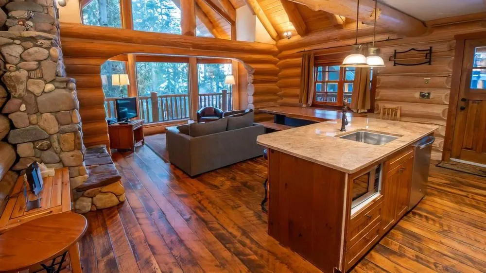 Snow Creek Cabins by Fernie Lodging Co