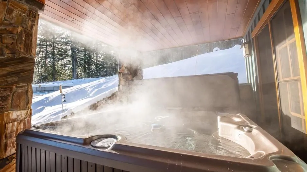 Snow Creek Cabins by Fernie Lodging Co