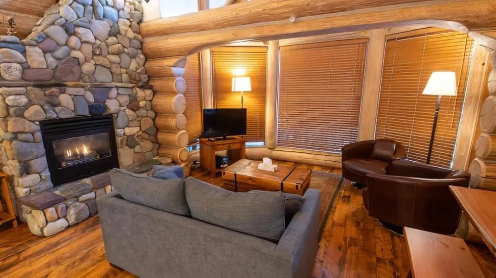 Snow Creek Cabins by Fernie Lodging Co