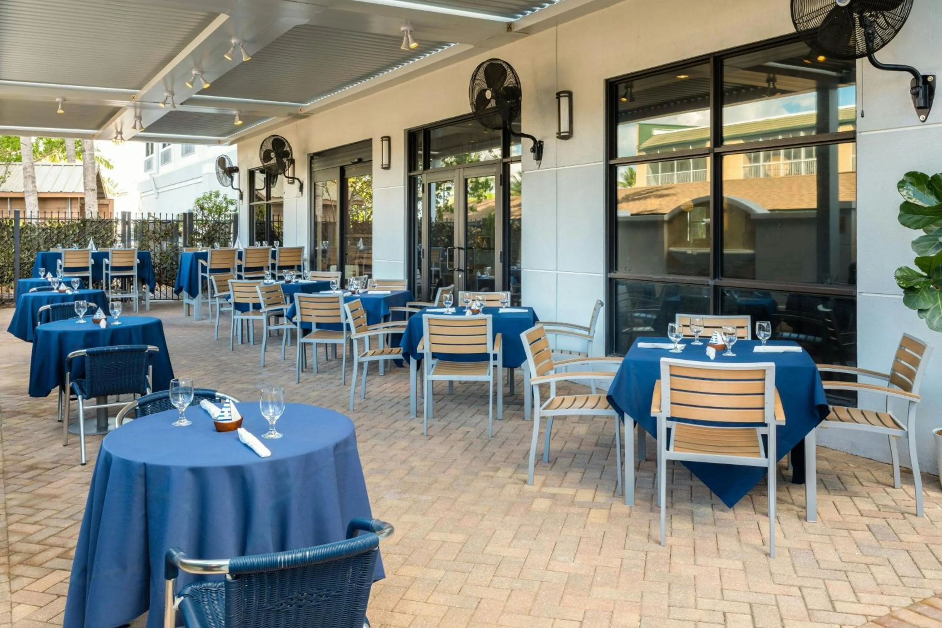 Restaurant/places to eat in Four Points by Sheraton Punta Gorda Harborside