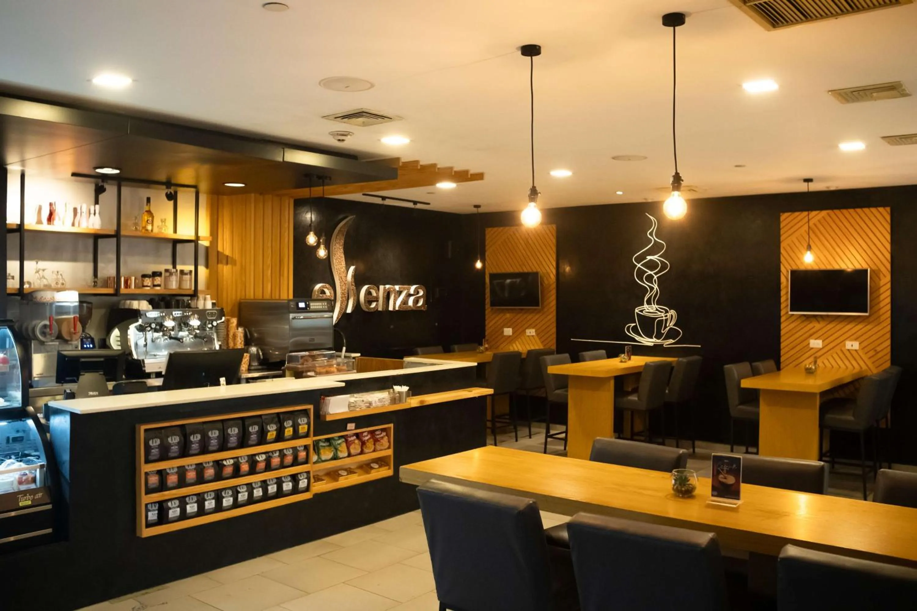 Restaurant/places to eat in Crowne Plaza San Salvador, an IHG Hotel