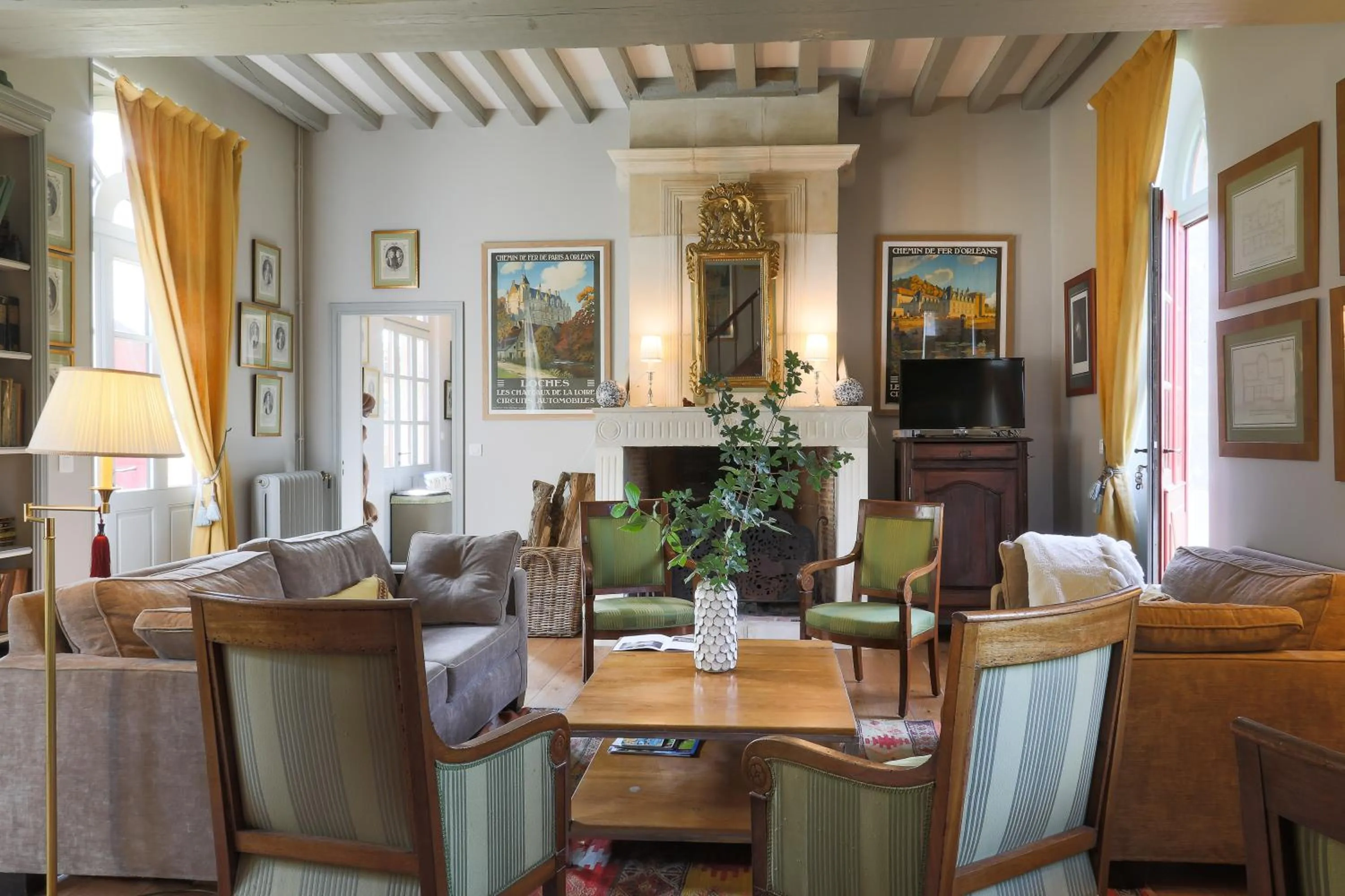 Living room in Gîte des Ecuries d'Hodebert