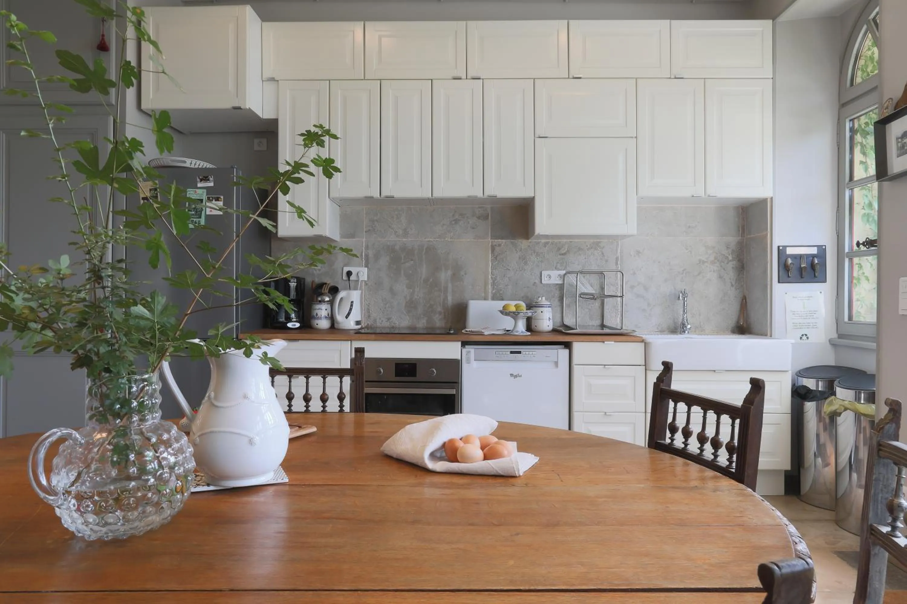 Kitchen or kitchenette in Gîte des Ecuries d'Hodebert