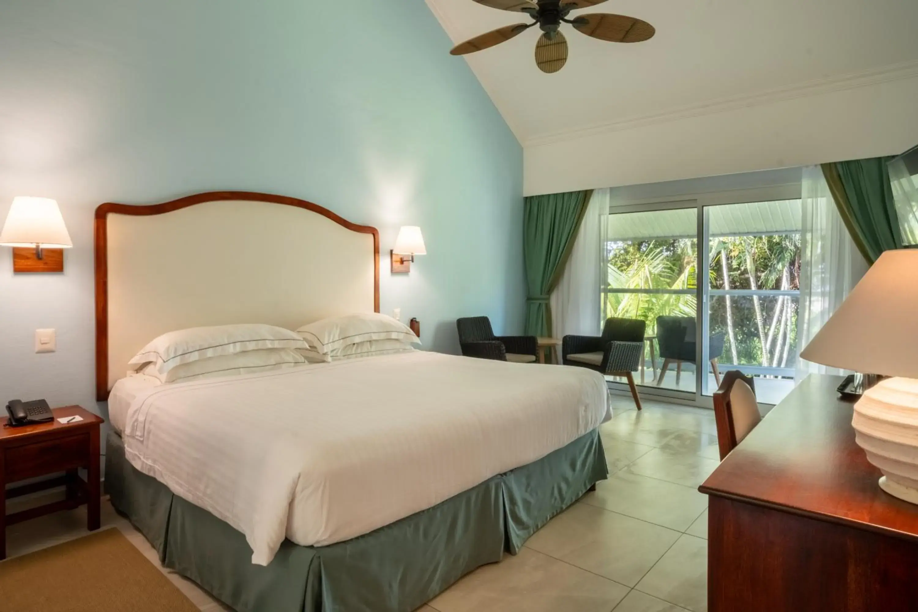 Bed in Occidental Tamarindo - All Inclusive Bed in Occidental Tamarindo - All Inclusive
