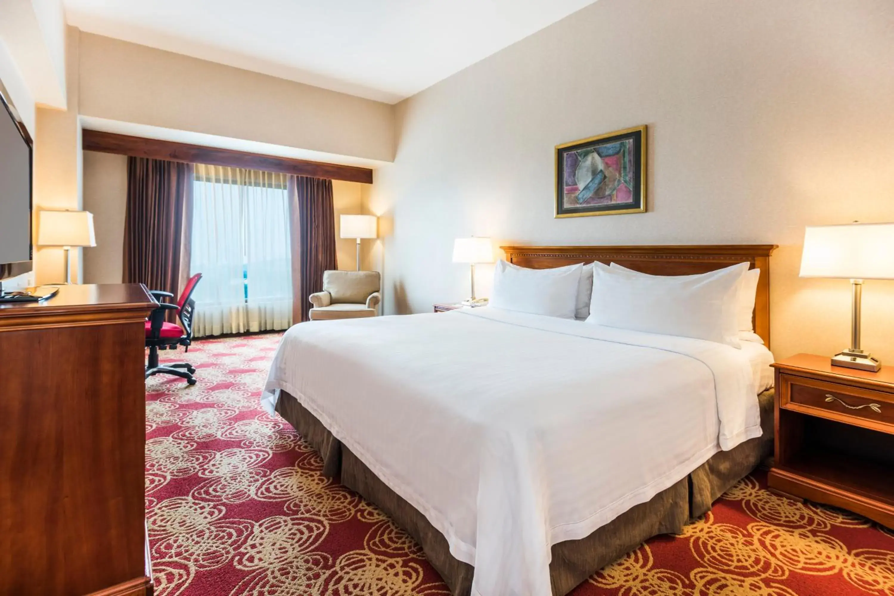 Photo of the whole room, Bed in Holiday Inn Convention Center by IHG Photo of the whole room, Bed in Holiday Inn Convention Center by IHG