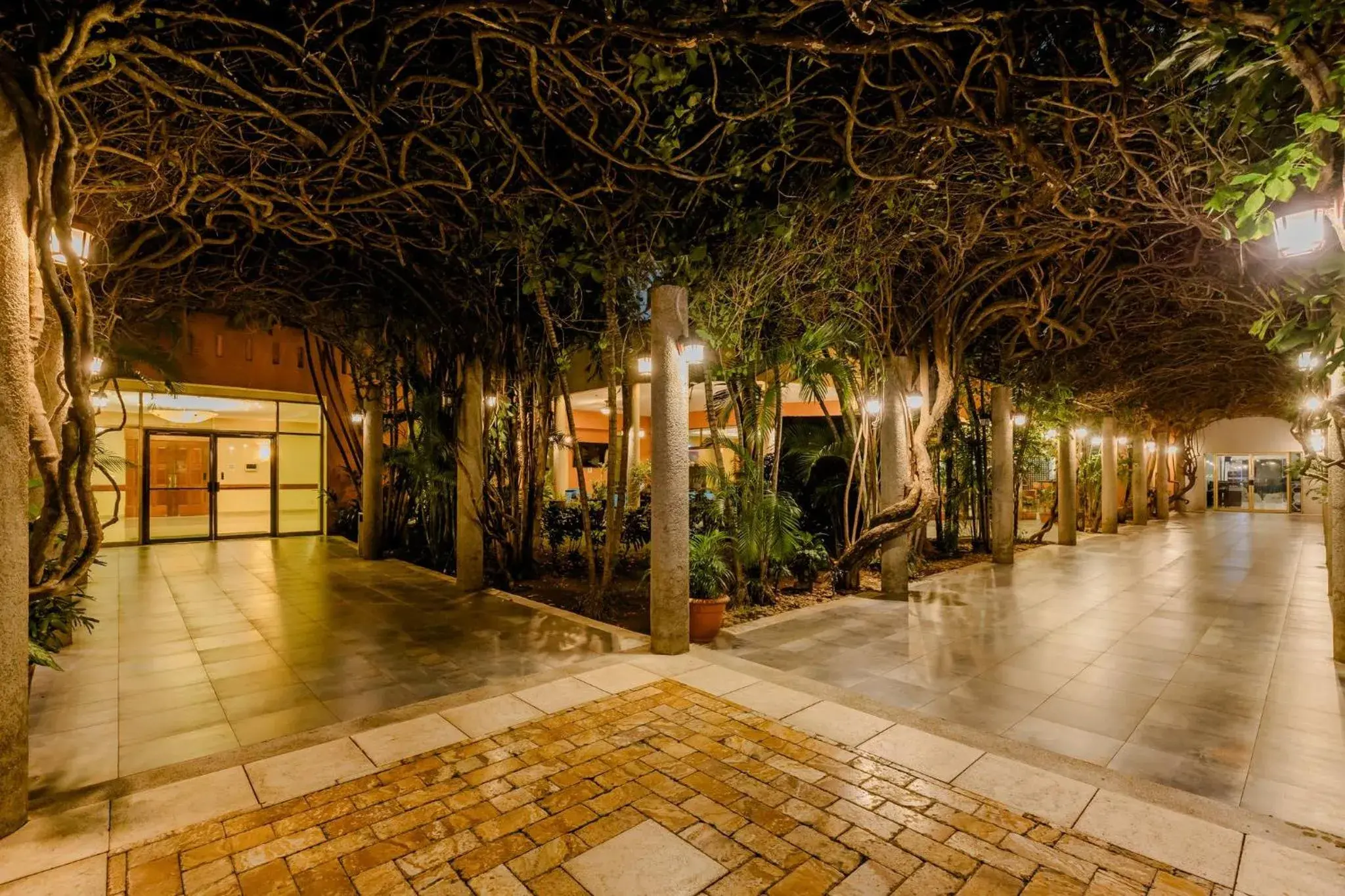 Lobby or reception in Holiday Inn Convention Center by IHG Lobby or reception in Holiday Inn Convention Center by IHG