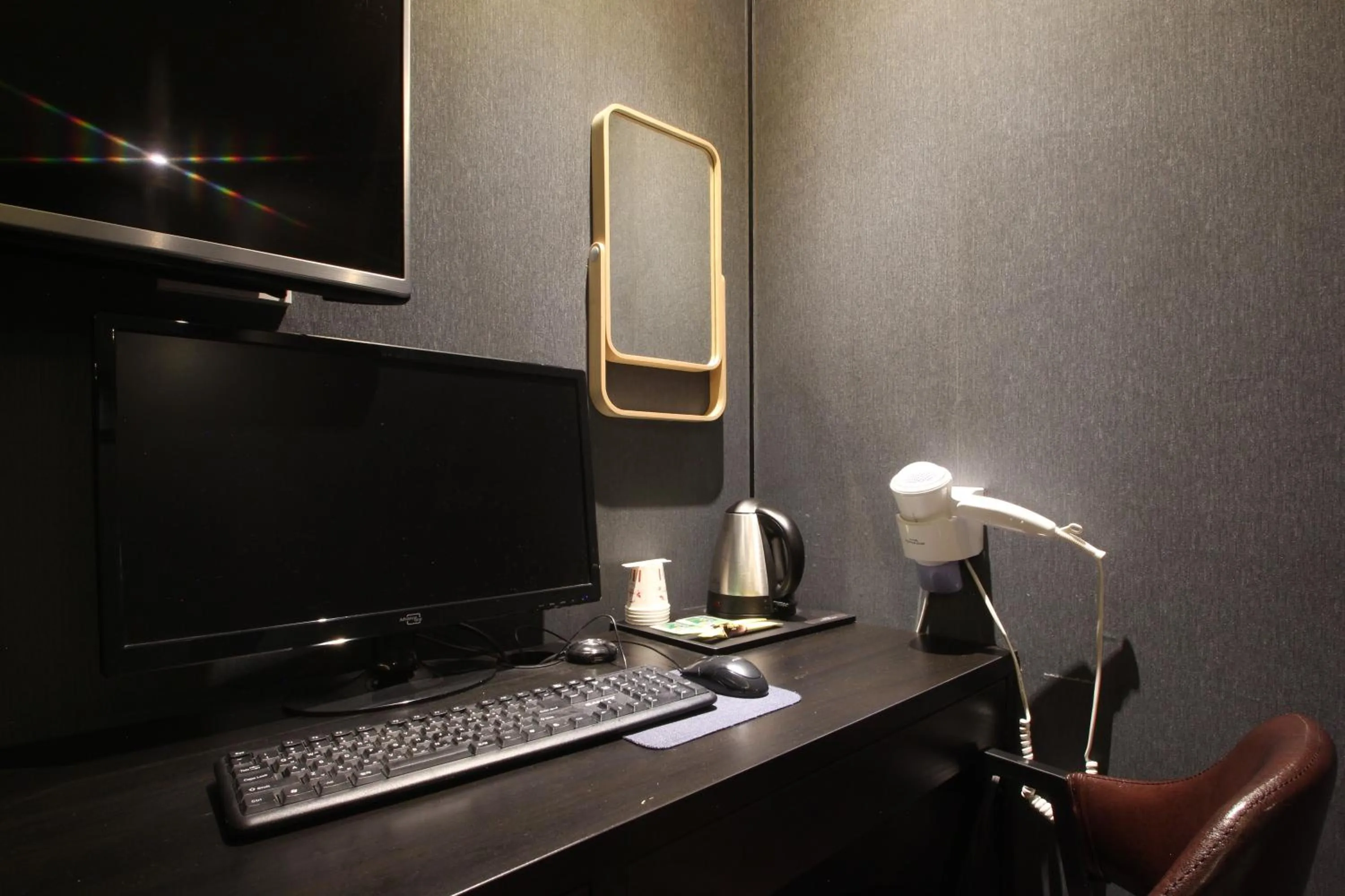 TV/Entertainment Center in French code Hotel