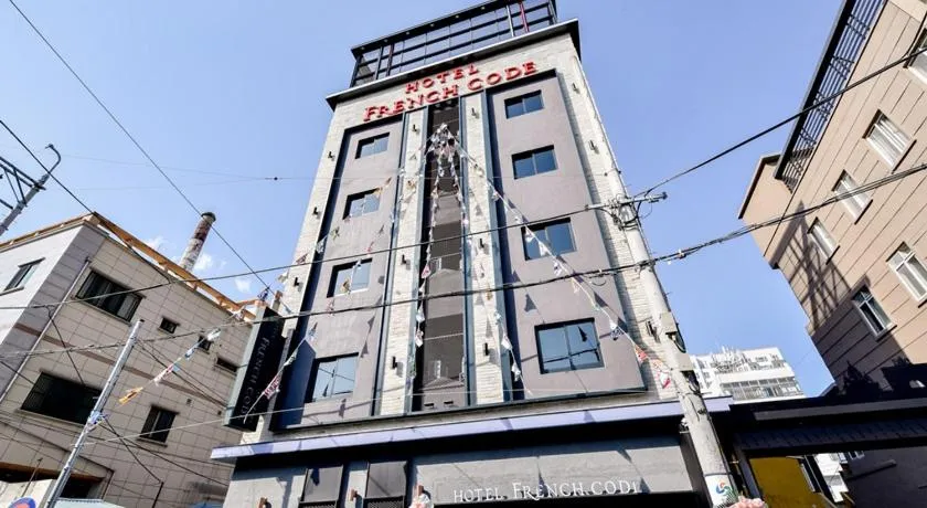 Property Building in French code Hotel