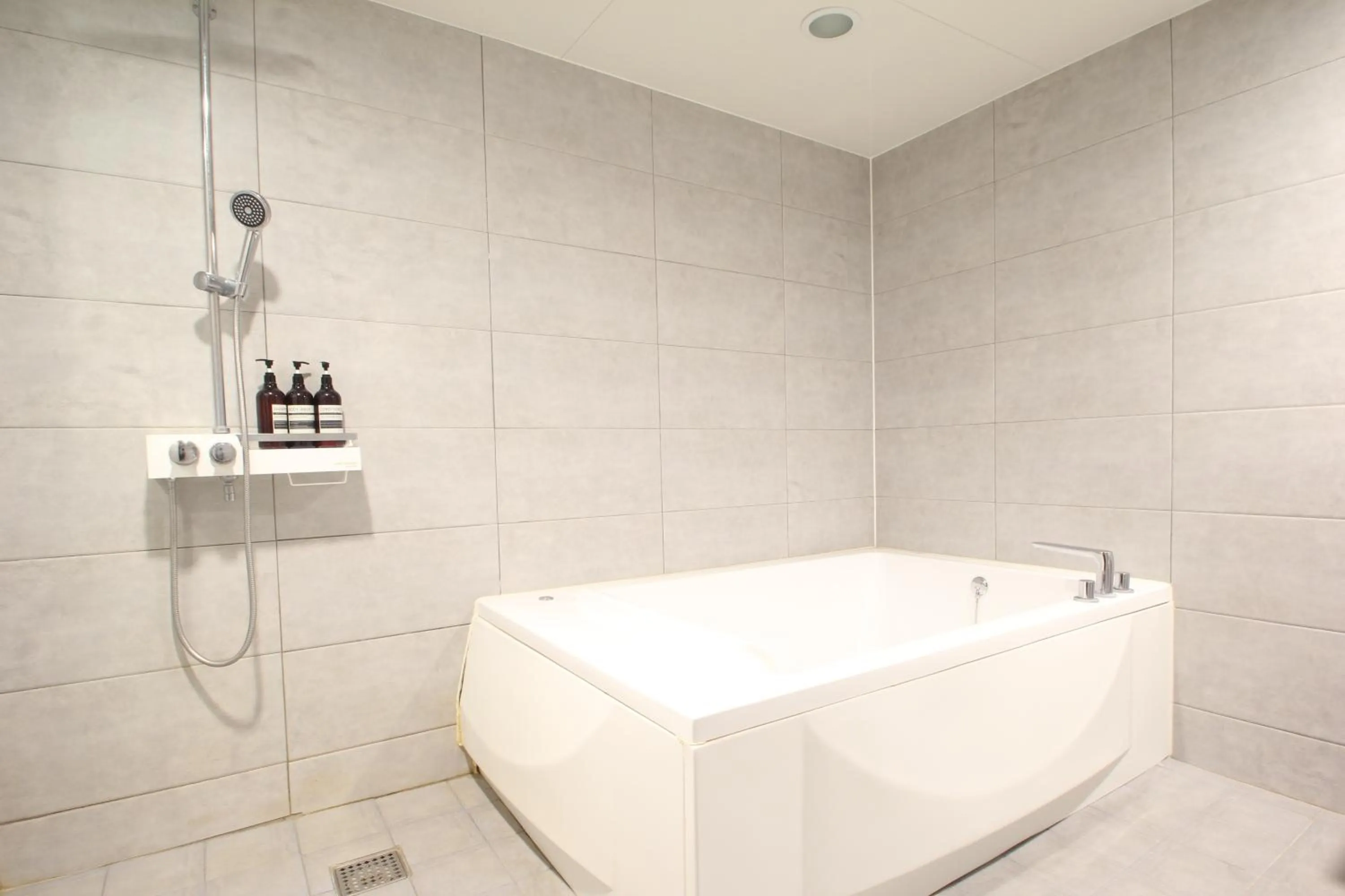 Bathroom in French code Hotel