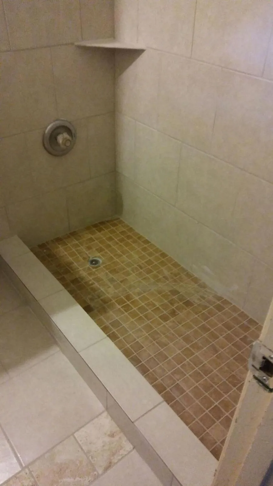 Shower in Garden Inn & Suites New Braunfels