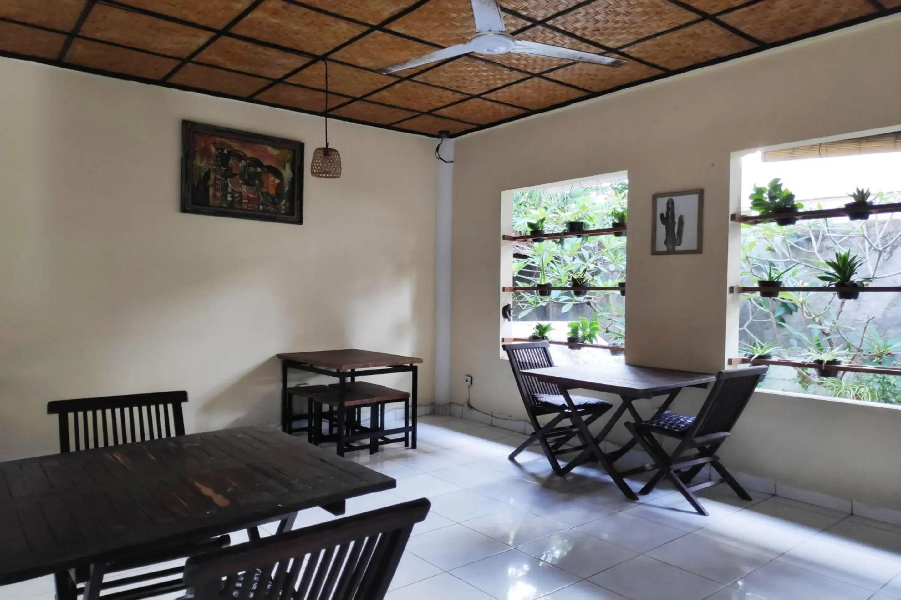 Restaurant/places to eat in Villa Puri Royan Jimbaran Restaurant/places to eat in Villa Puri Royan Jimbaran