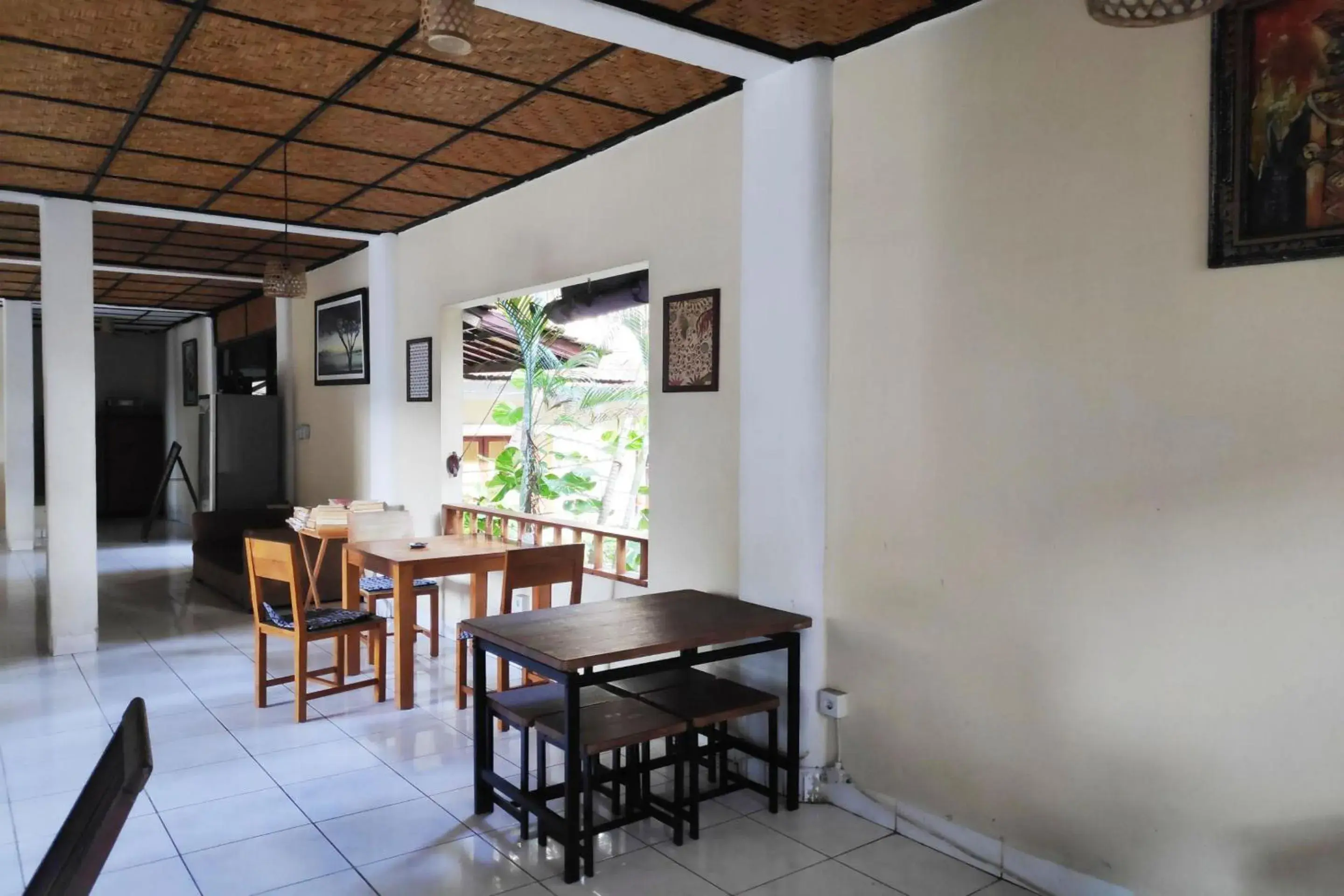 Restaurant/places to eat in Villa Puri Royan Jimbaran Restaurant/places to eat in Villa Puri Royan Jimbaran